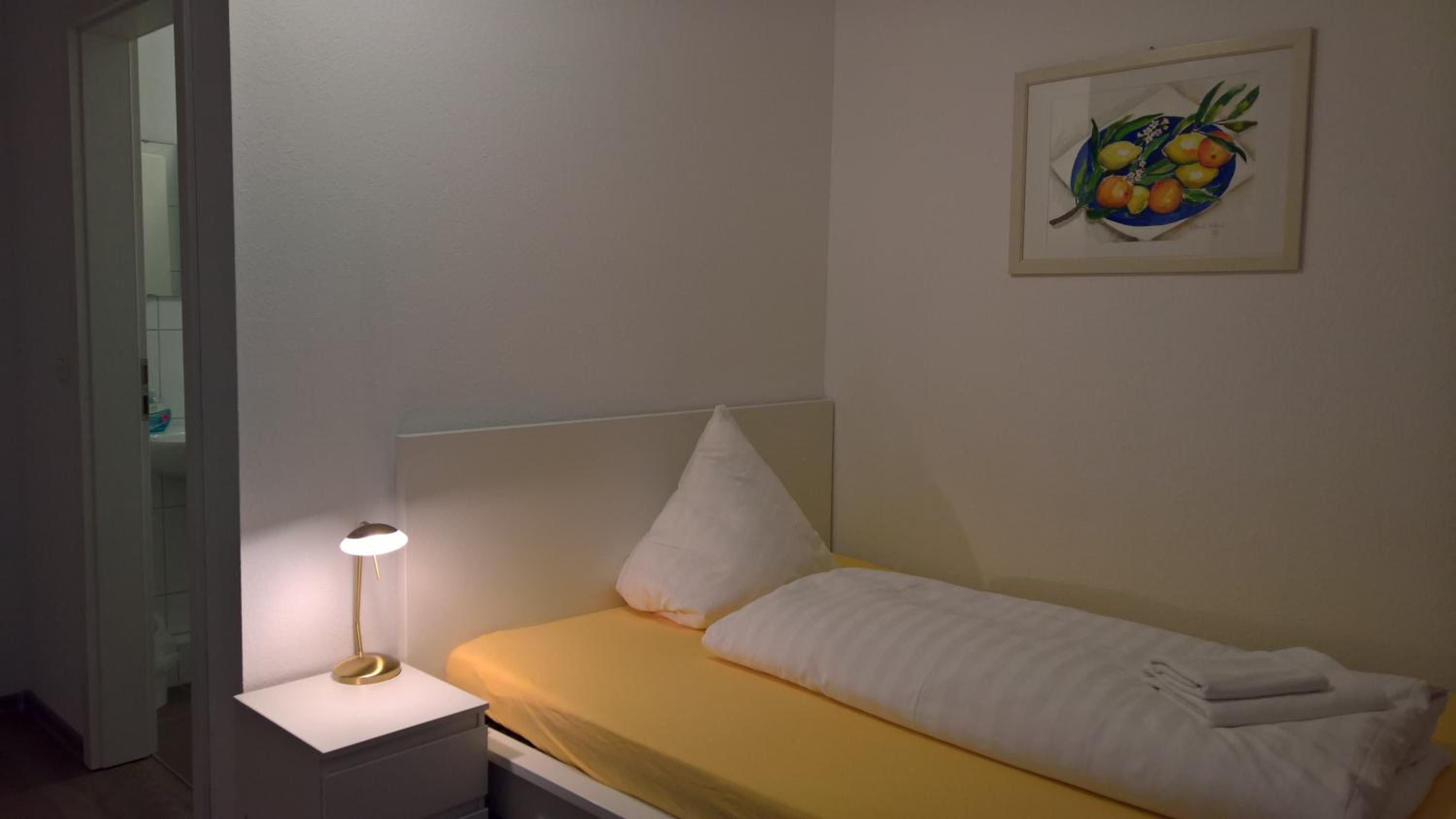Single Room with Bathroom photo 3