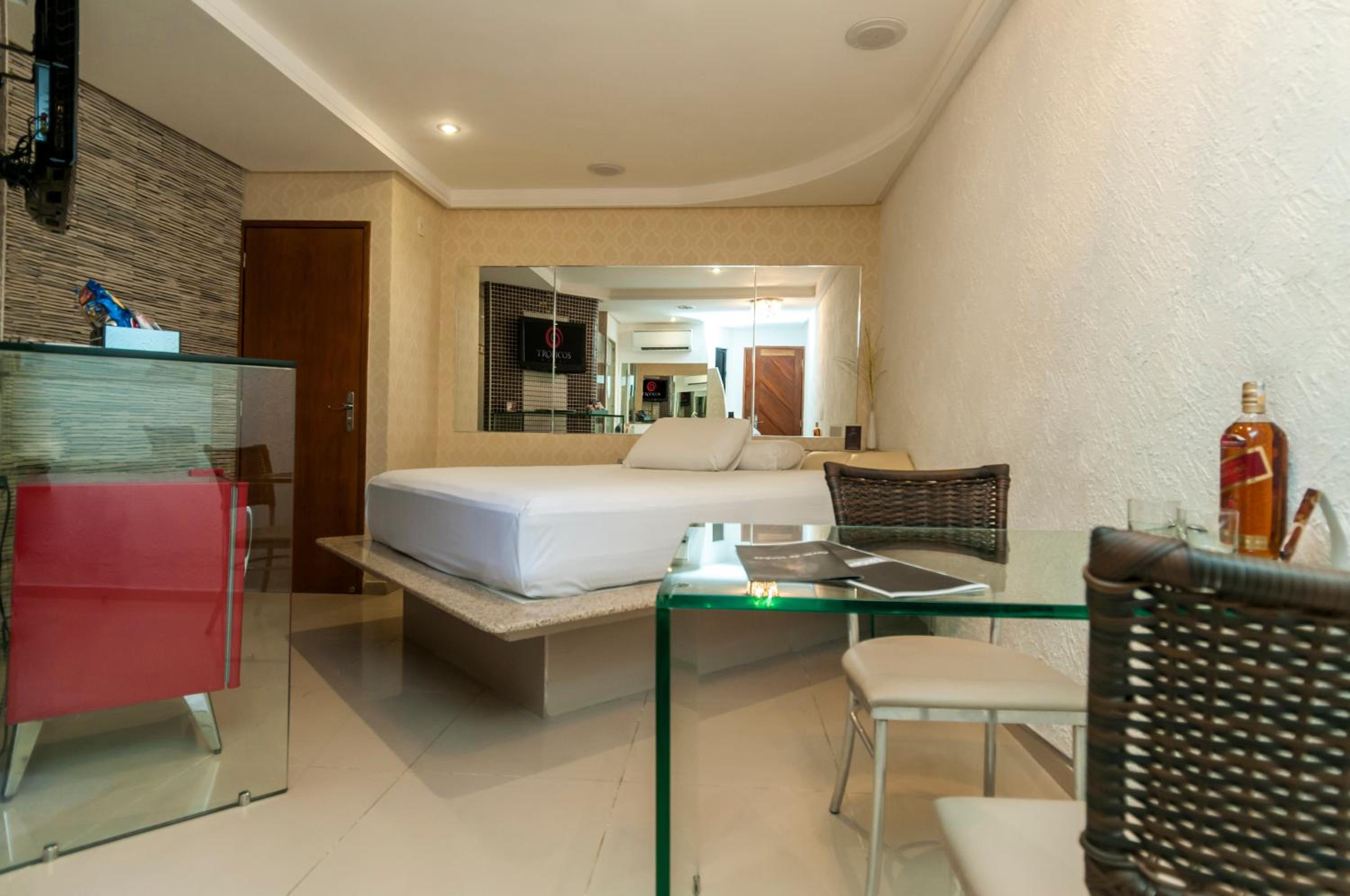 Standard Double Room - Photo 8