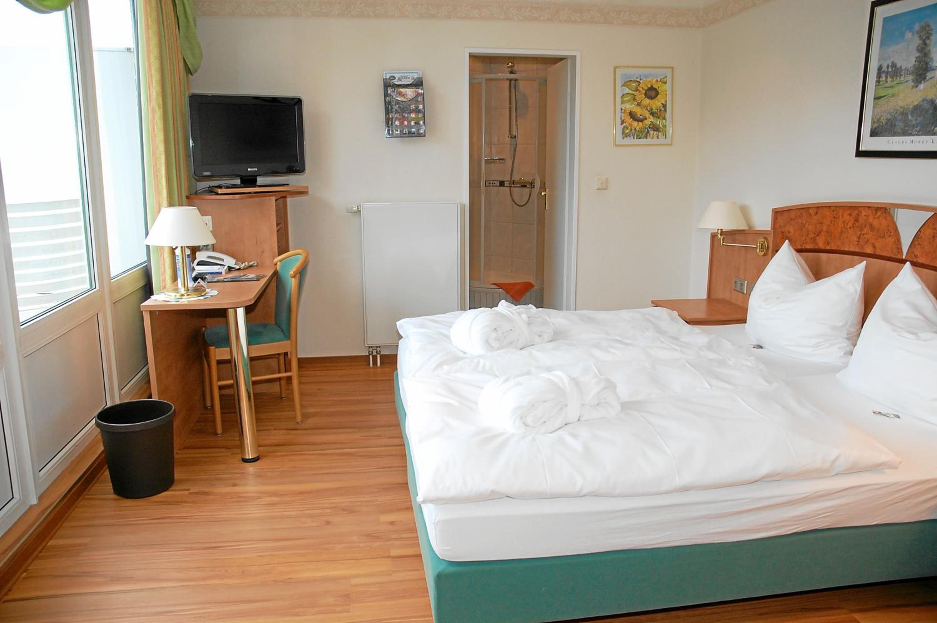 Standard Double Room - Photo 4