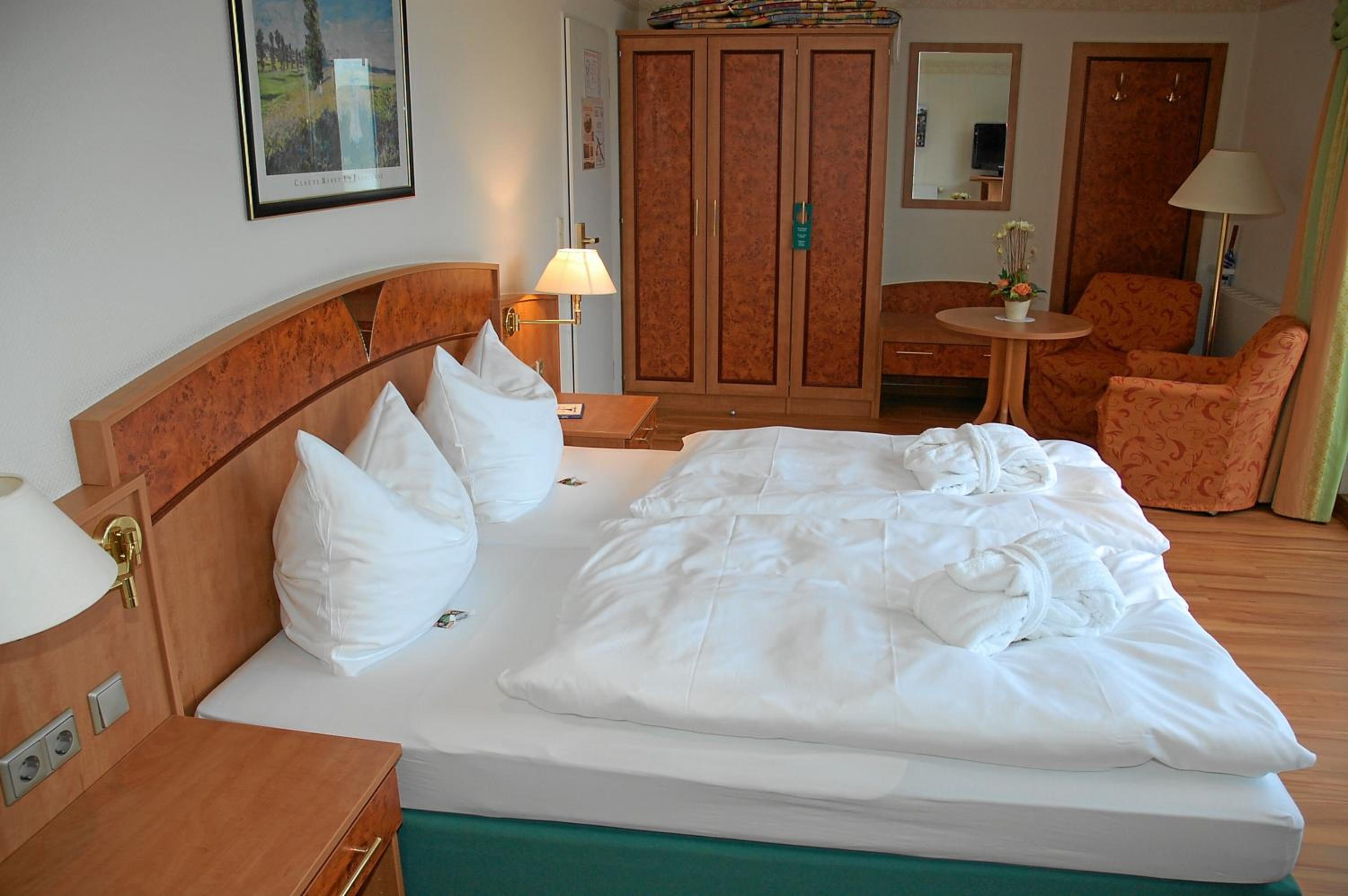 Standard Double Room - Photo 24