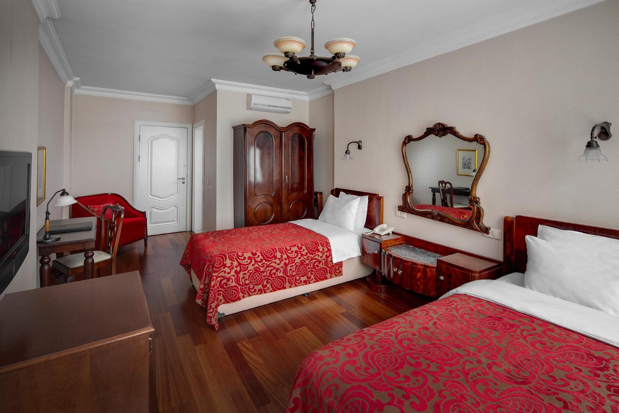 Deluxe Twin Room photo 2