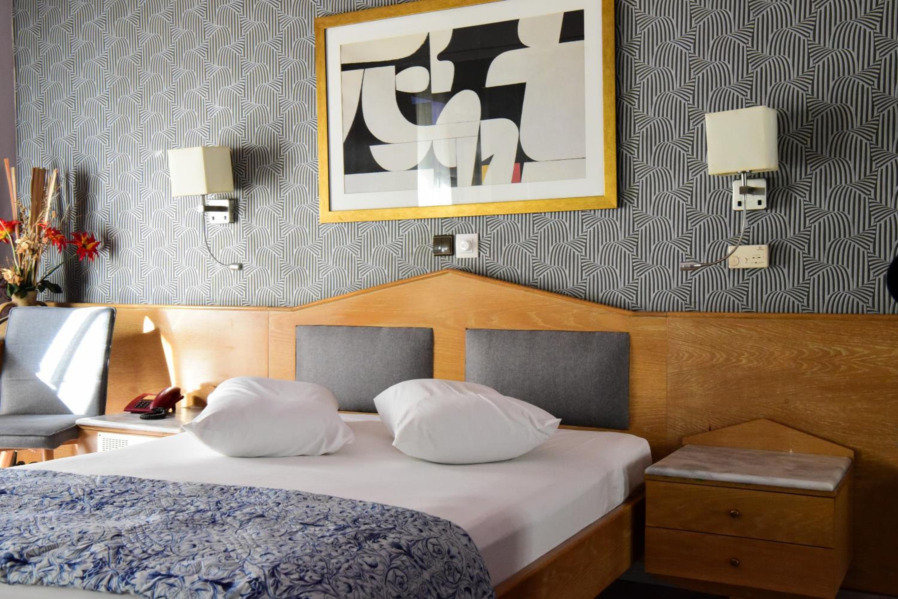Double Room with Balcony - Photo 3