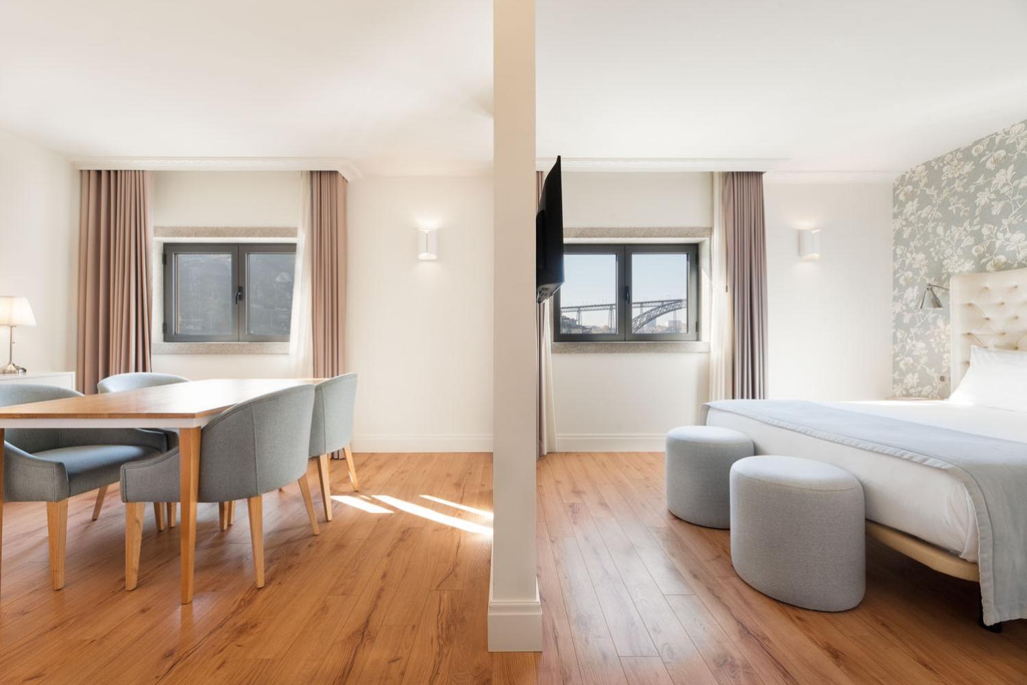 Premium Suite with River View thumbnail 5