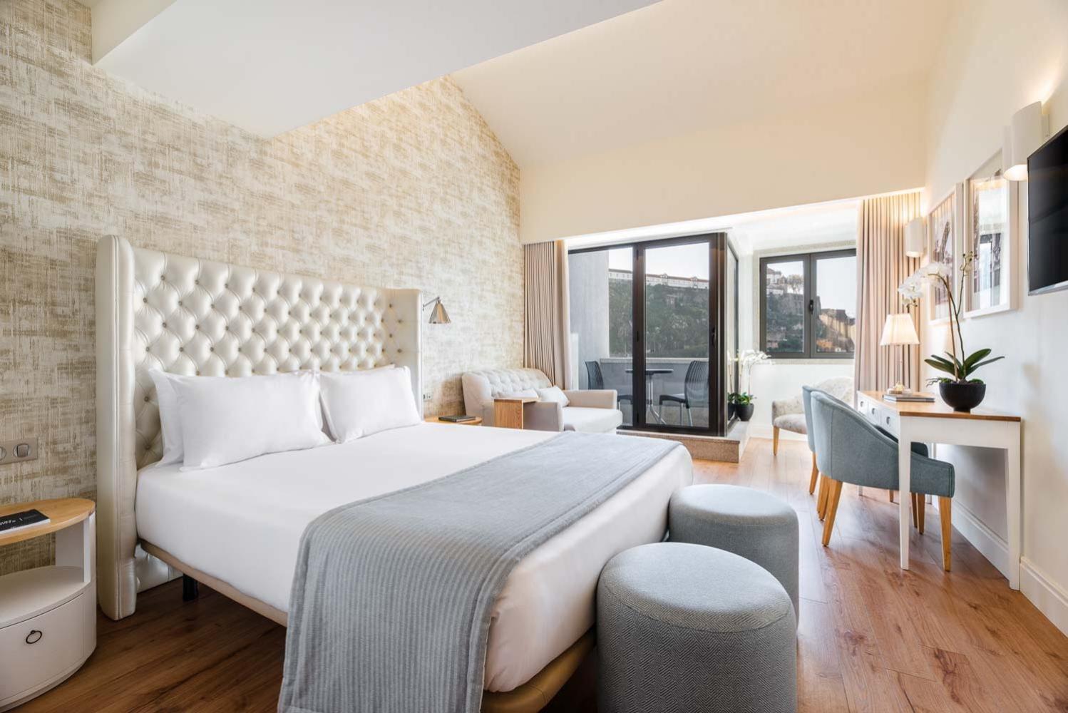 Superior Double Room with Sofa Bed and River View