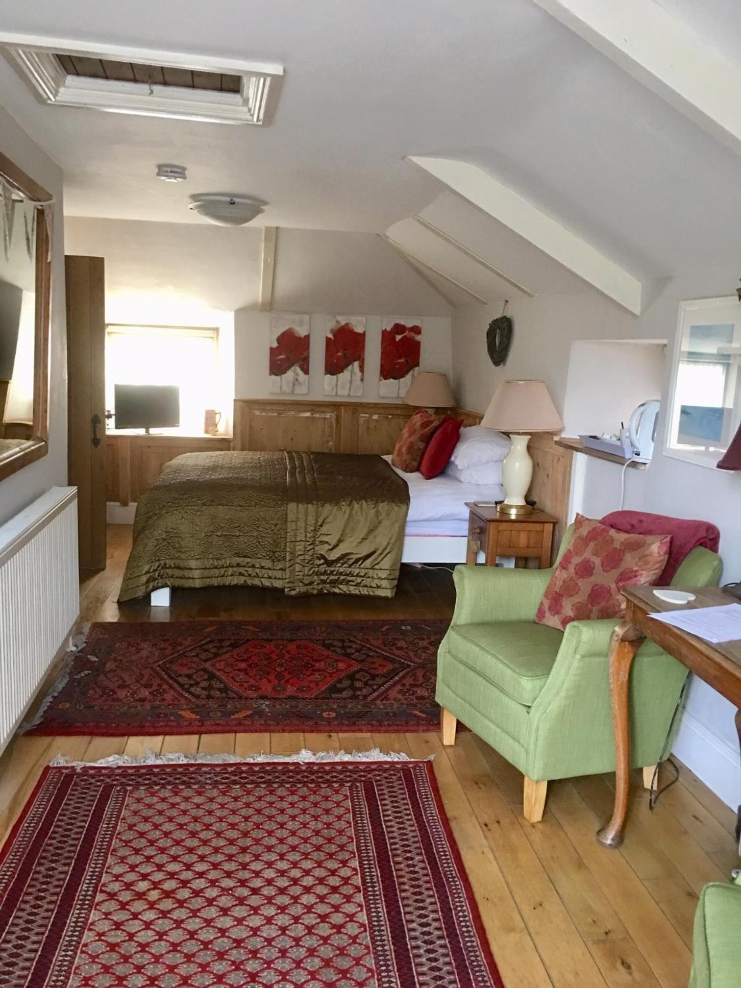 Deluxe King Room photo 2