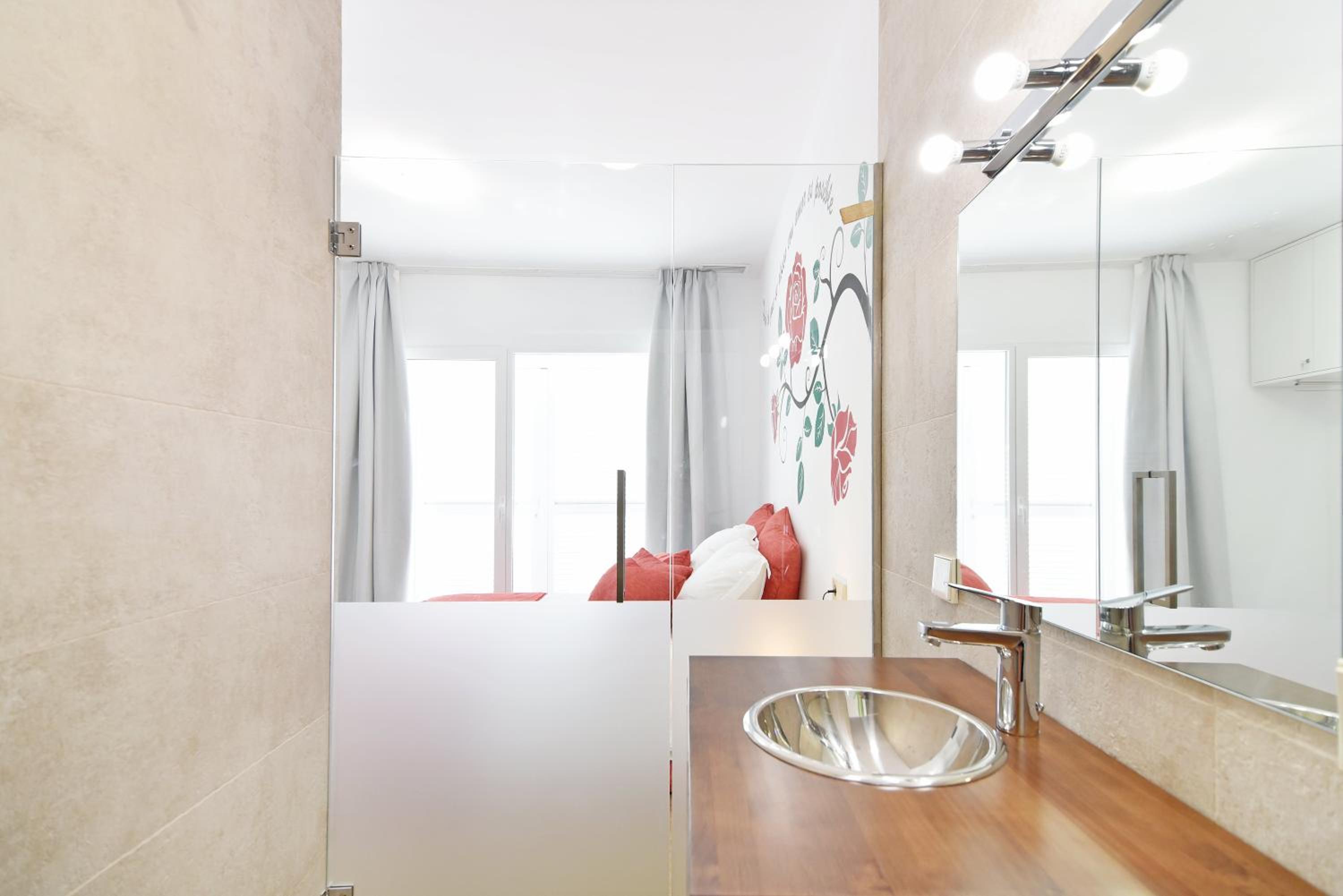 Deluxe Double Room with Balcony photo 2