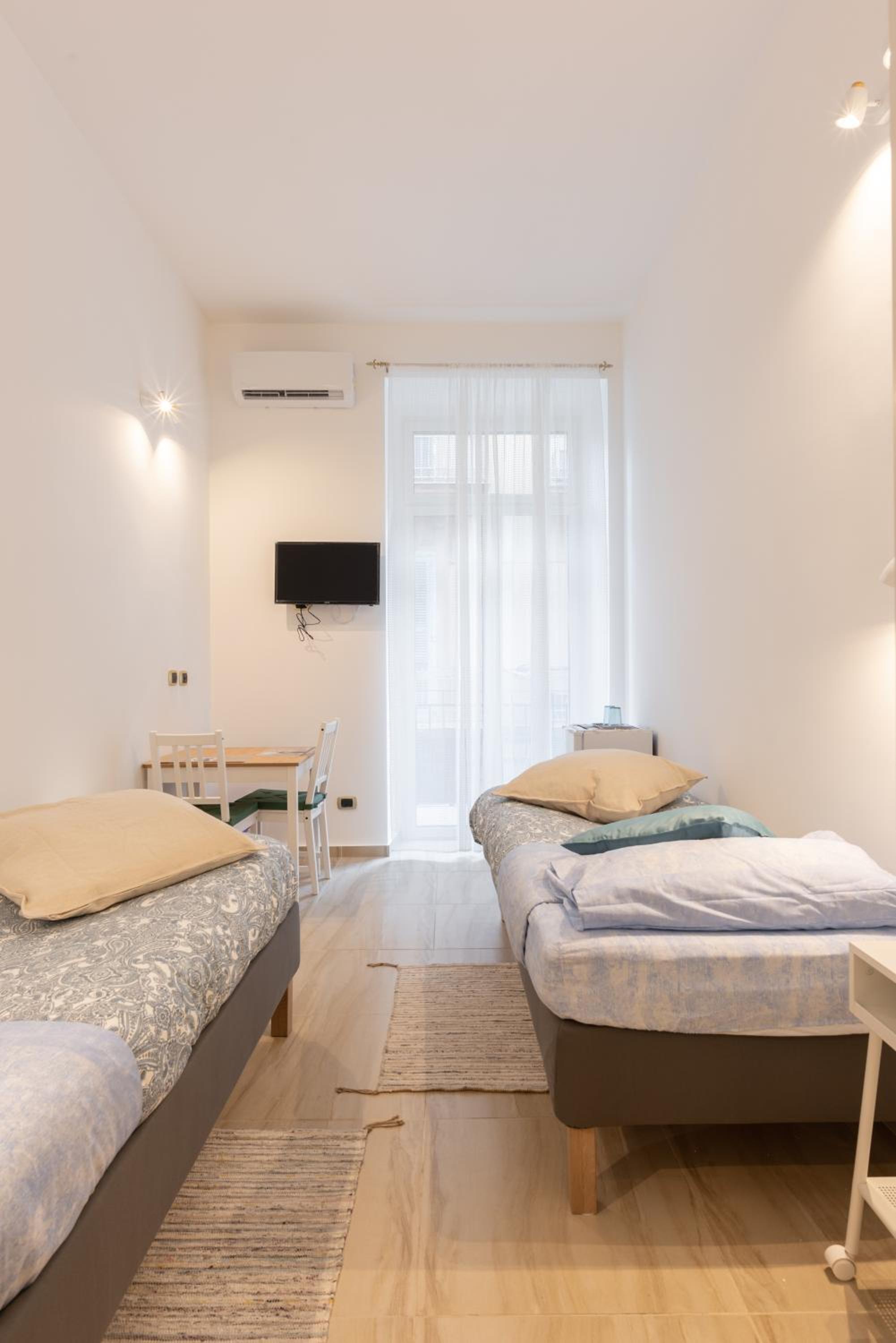 Twin Room with Private External Bathroom
