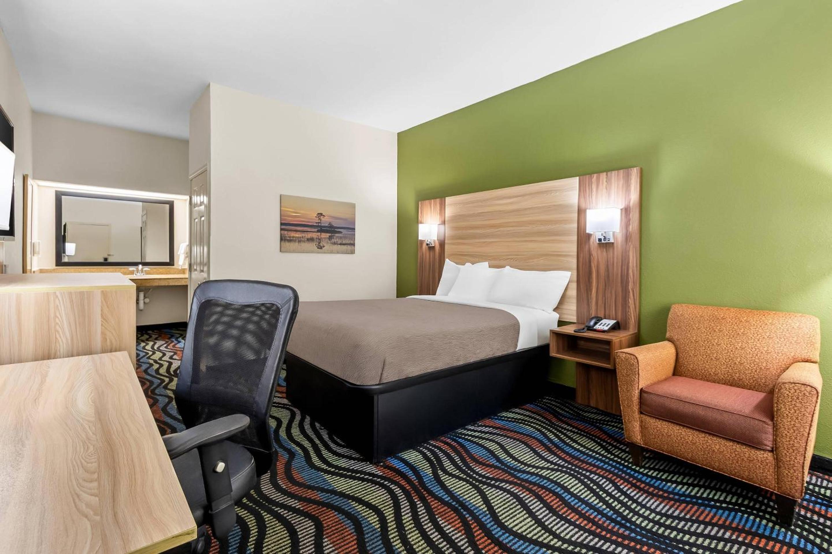 Efficiency Double Room - Accessible/Non-Smoking