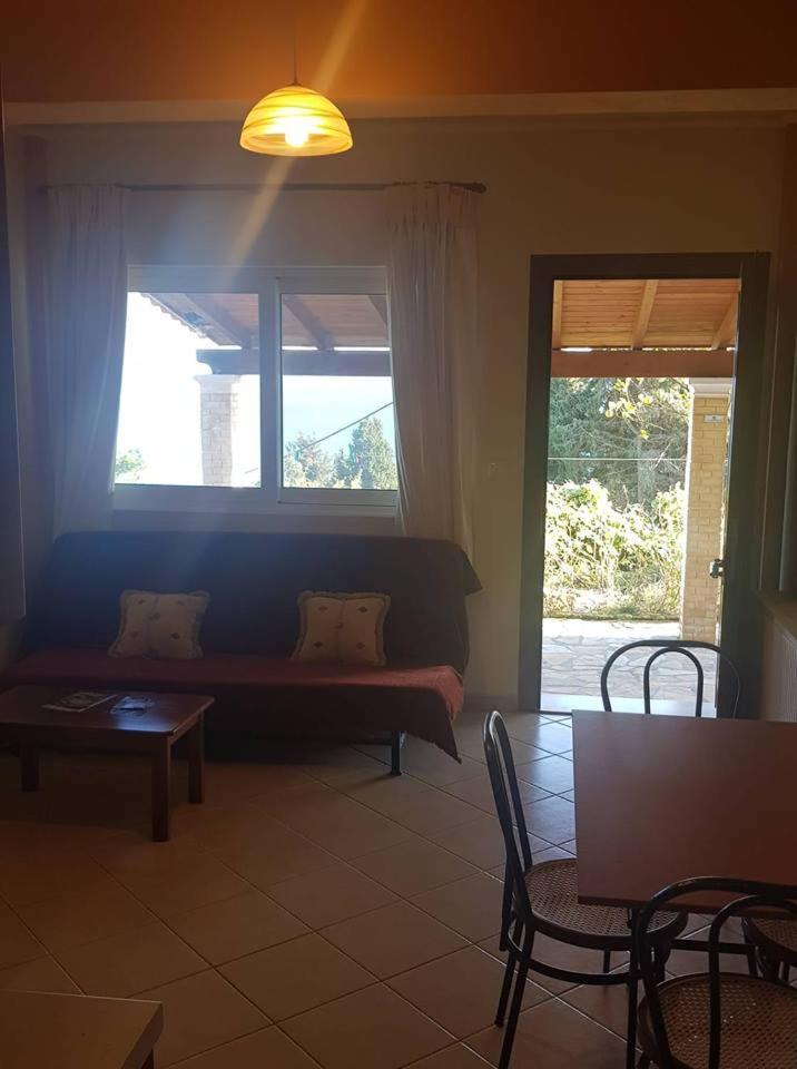 One-Bedroom Apartment with Sea View and Two Sofa Beds (One of them in the bedroom)