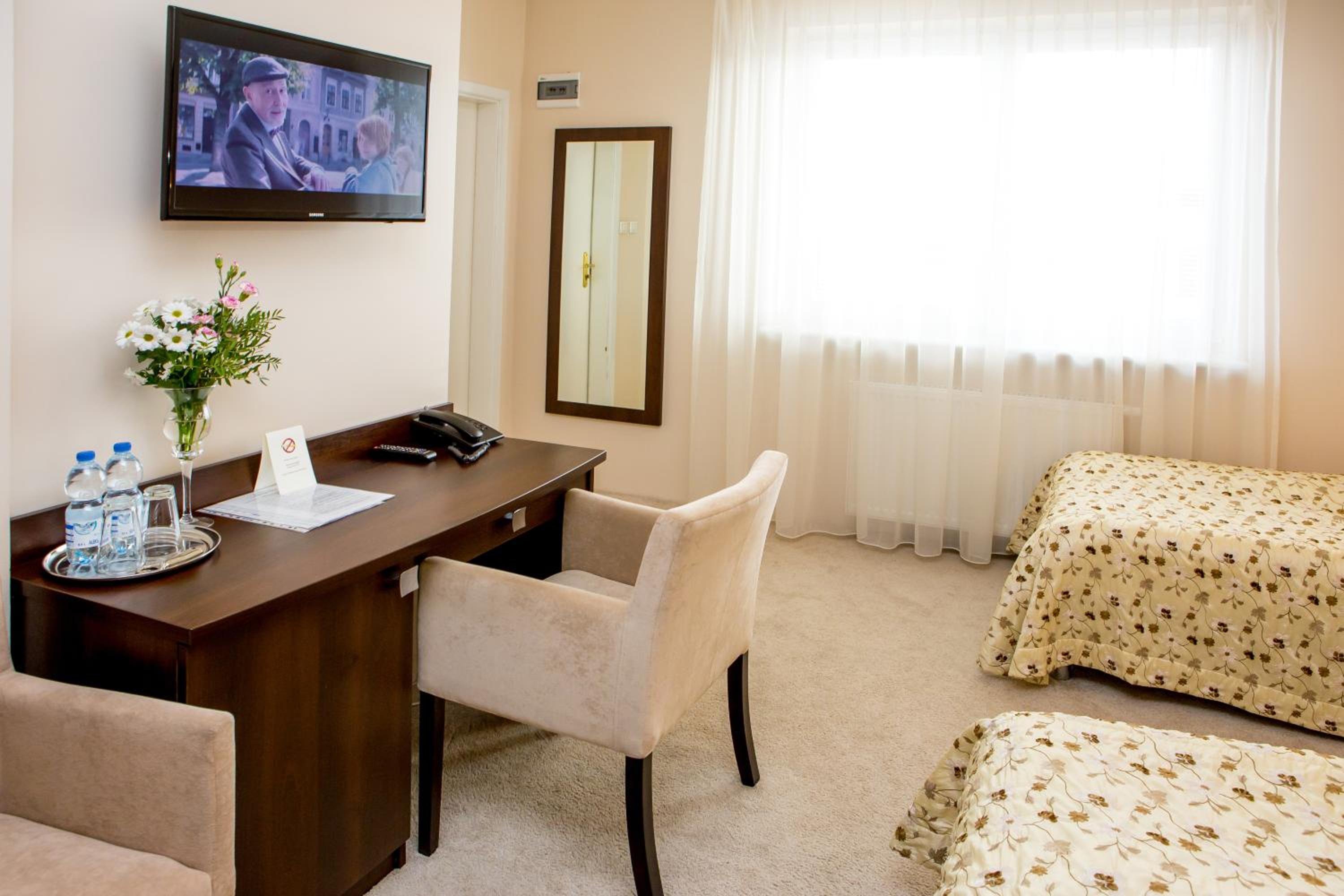 Deluxe Twin Room - Photo 3