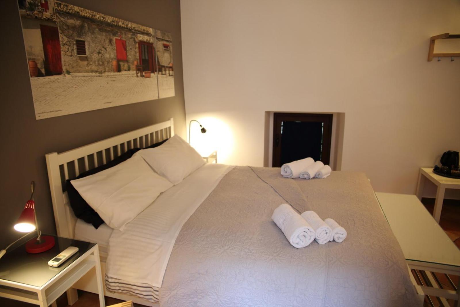 Double Room - Photo 25