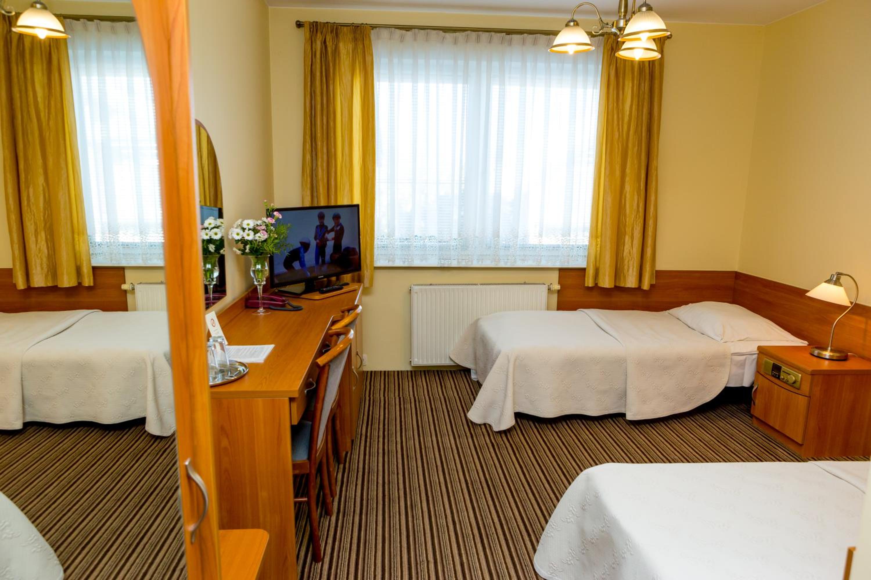 Twin Room - Photo 1