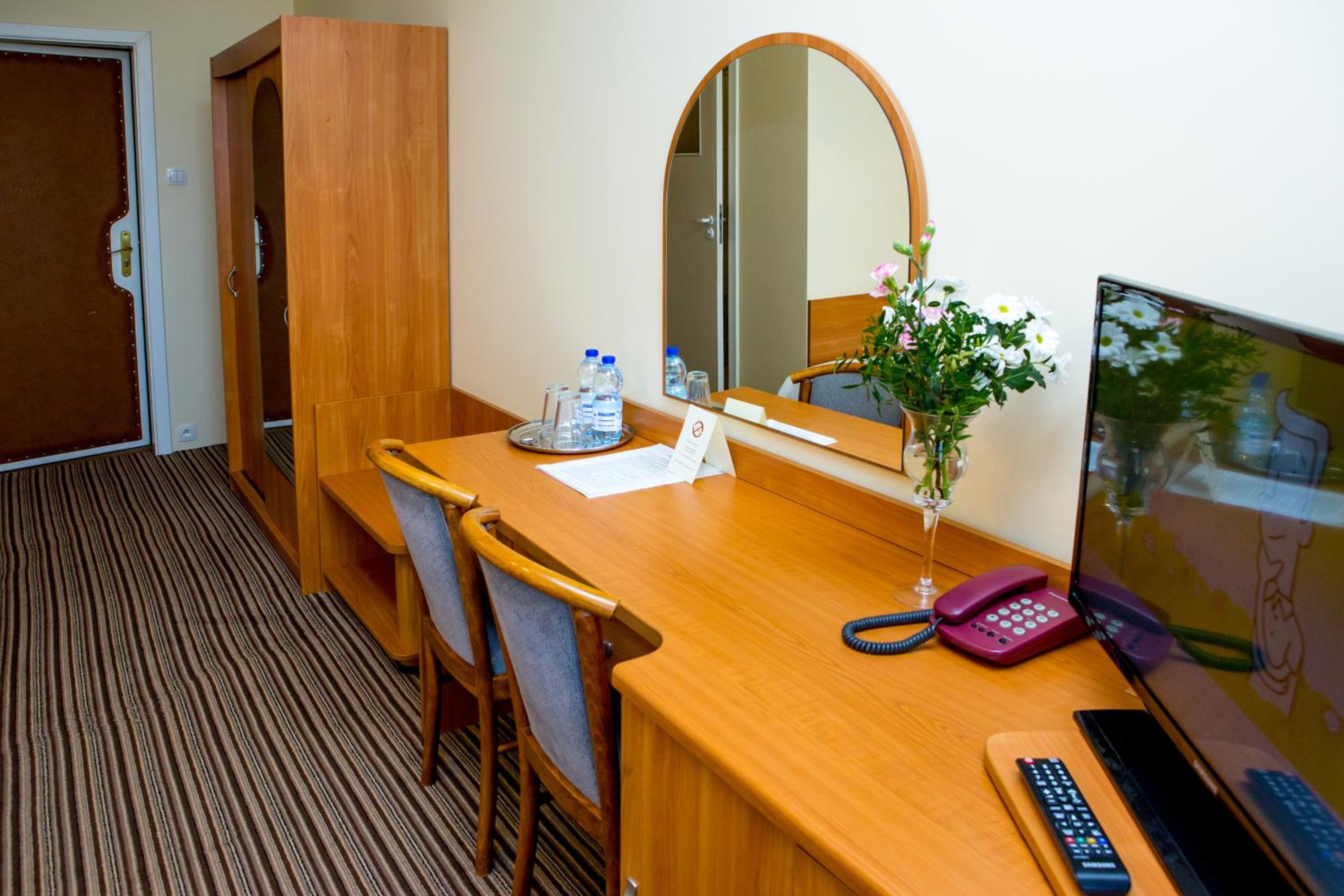 Twin Room - Photo 5