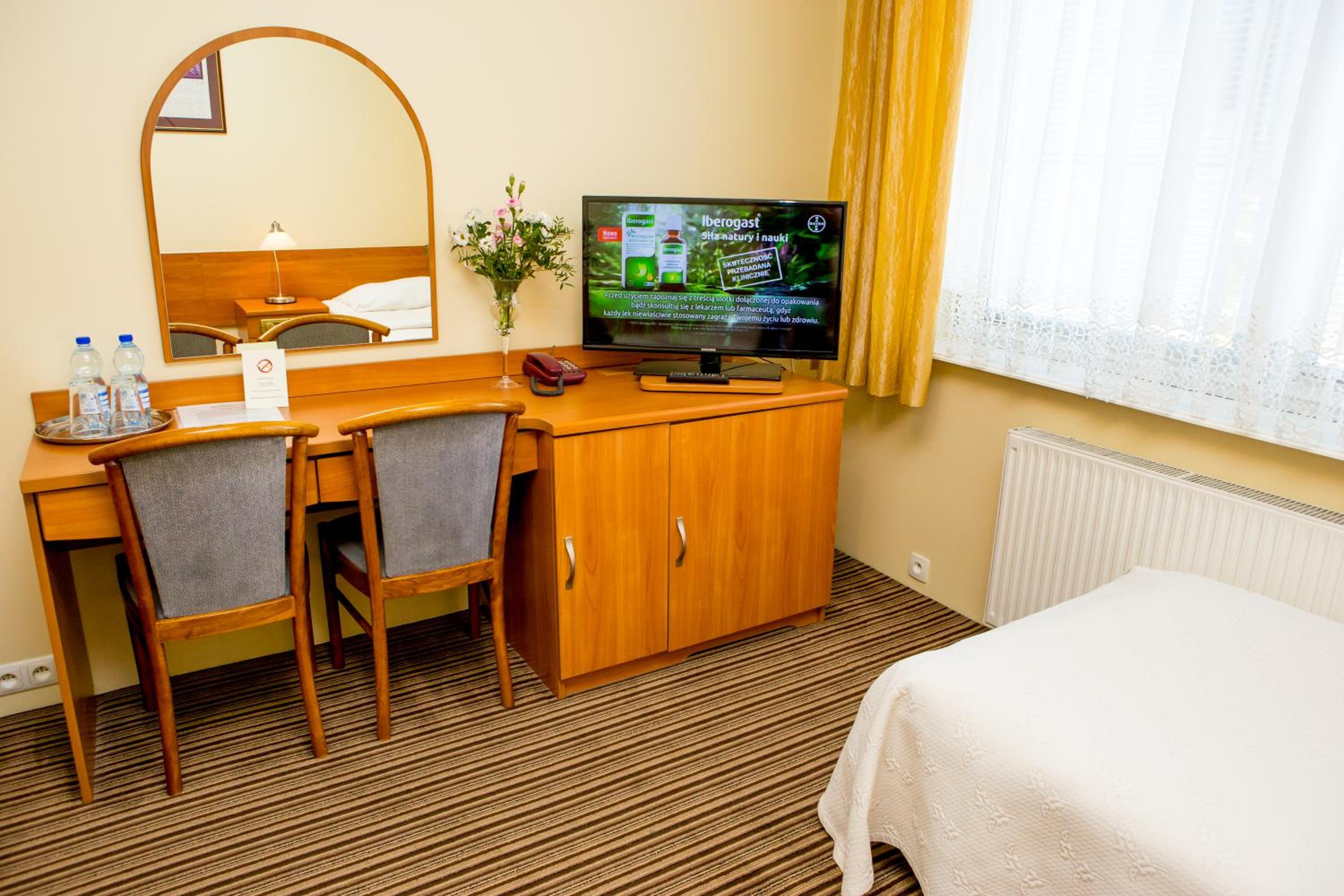 Twin Room - Photo 4
