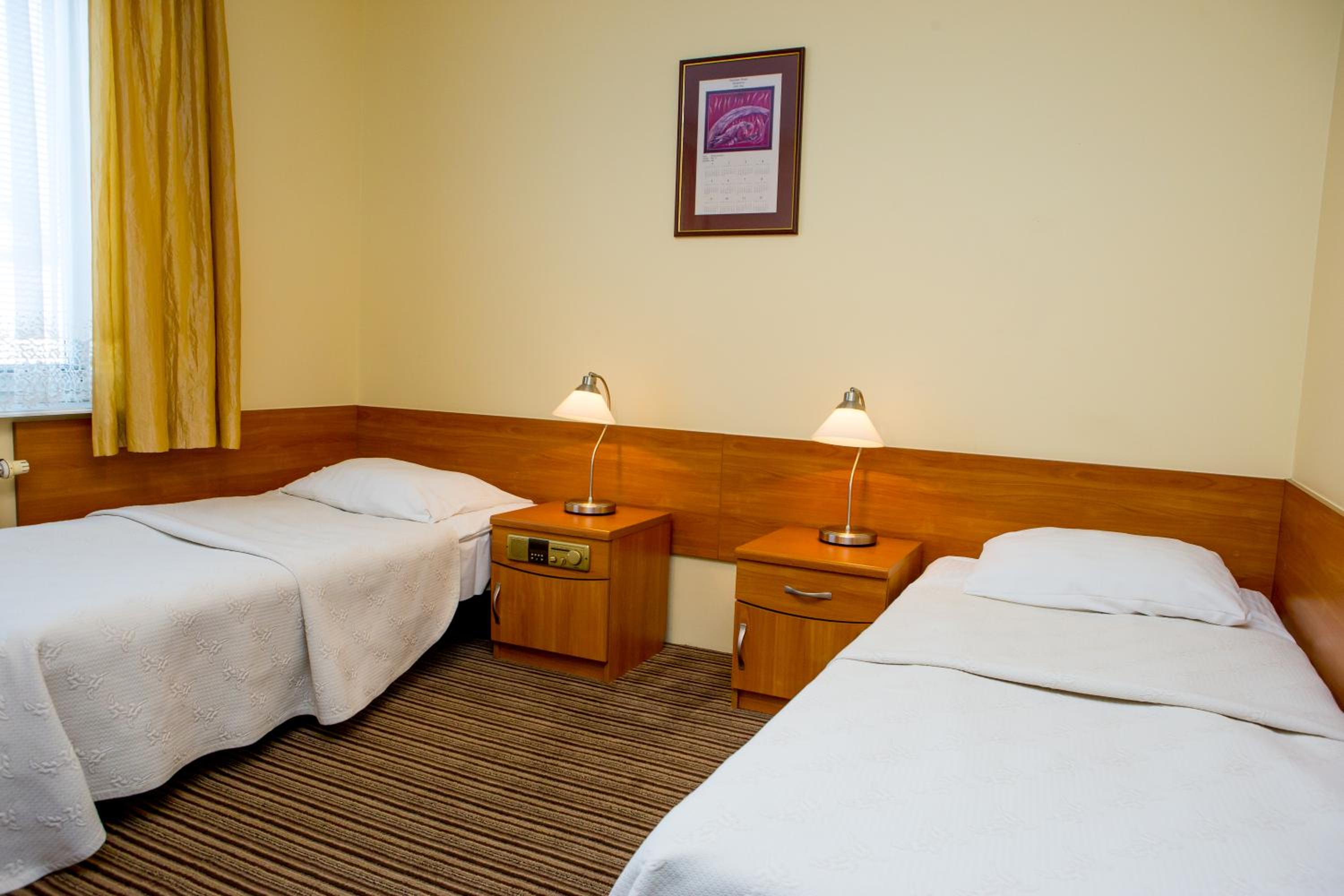 Twin Room - Photo 2