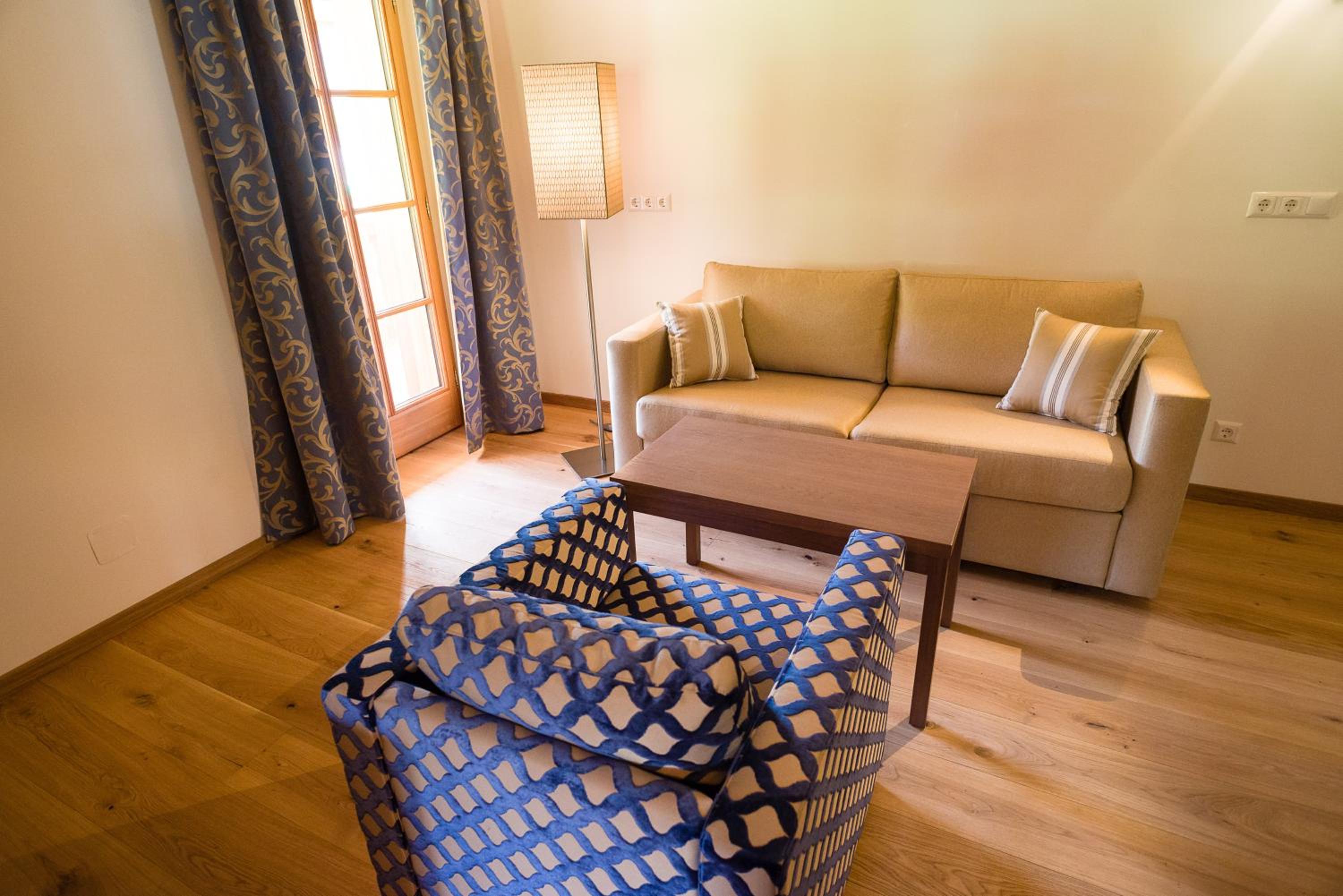 Suite with Side Lake View photo 2