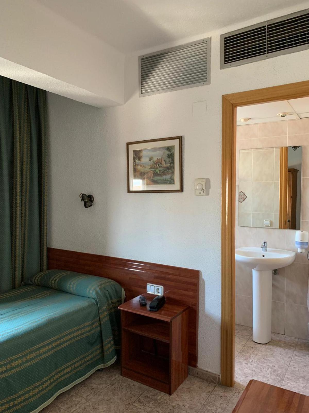 Habitación individual con baño privado