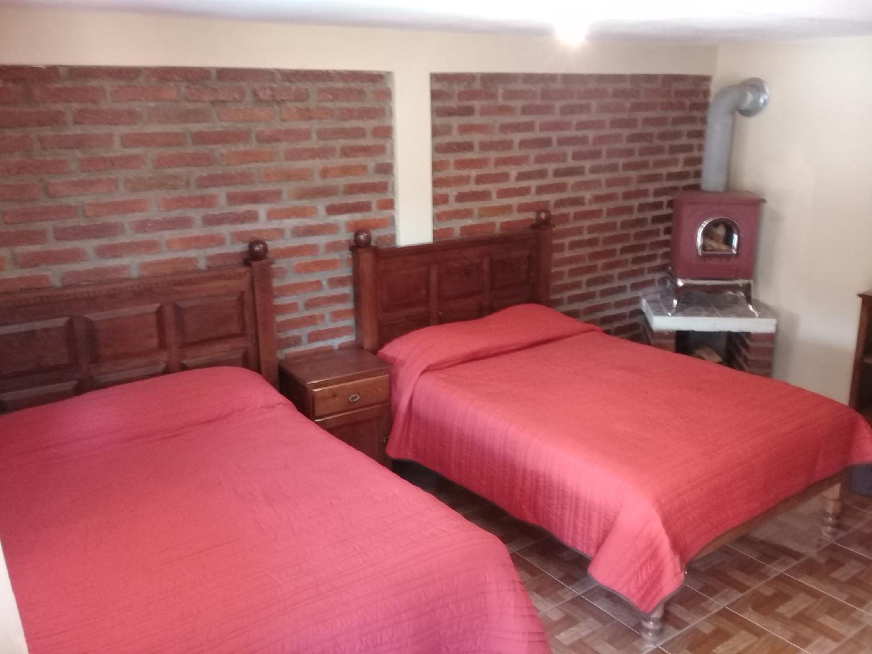 Twin Room with Bathroom - Photo 1