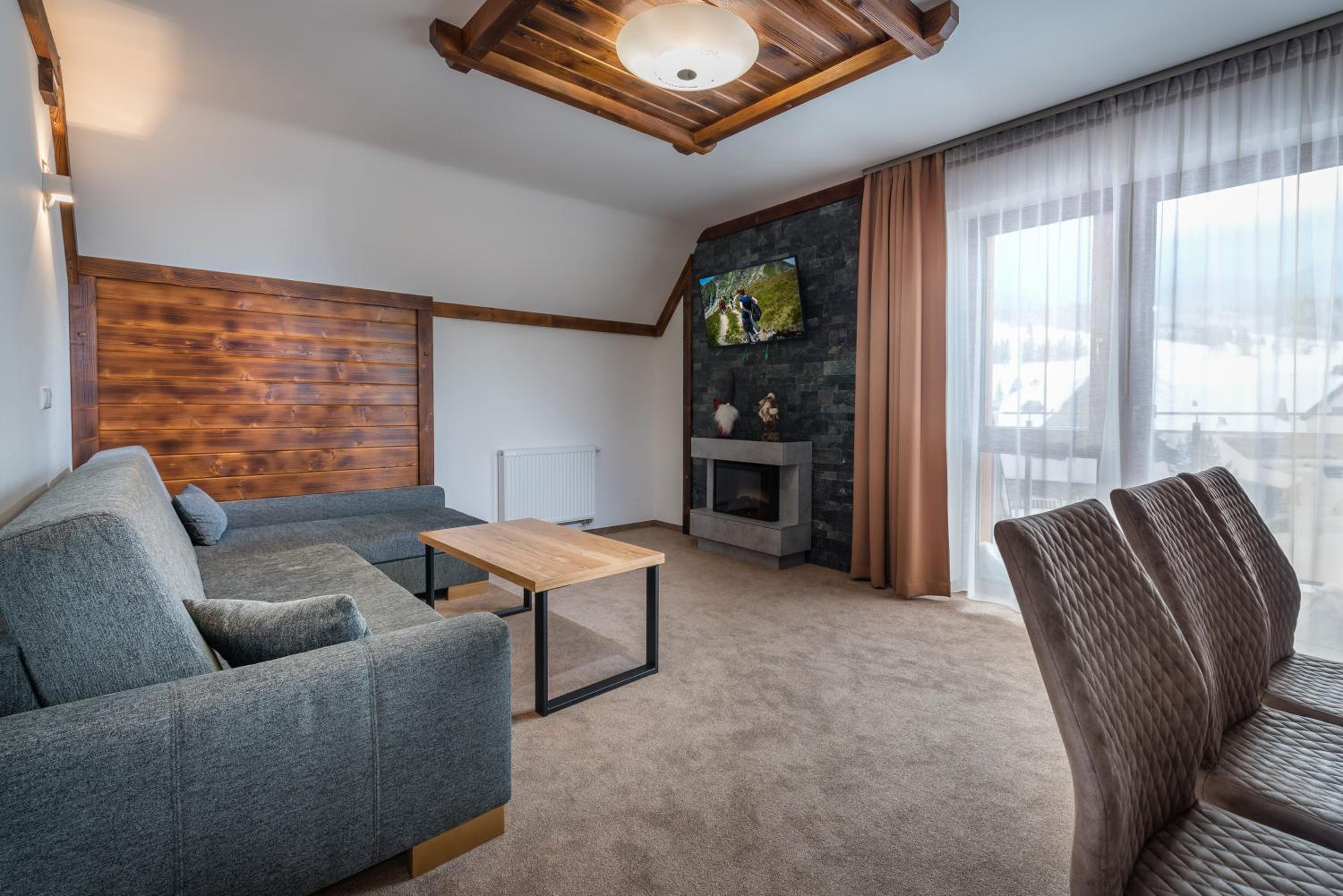 One-Bedroom Apartment - Photo 7