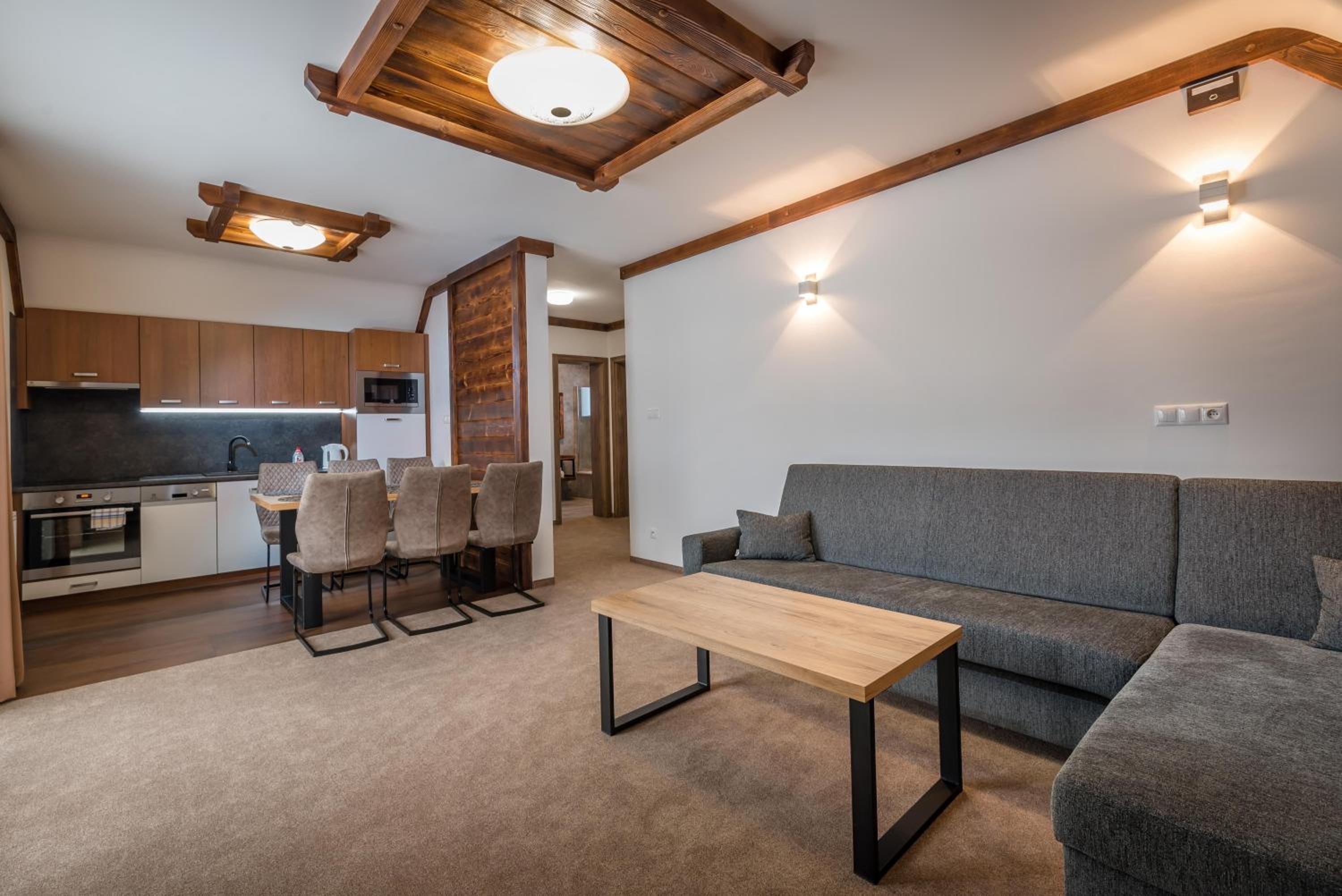 One-Bedroom Apartment - Photo 1