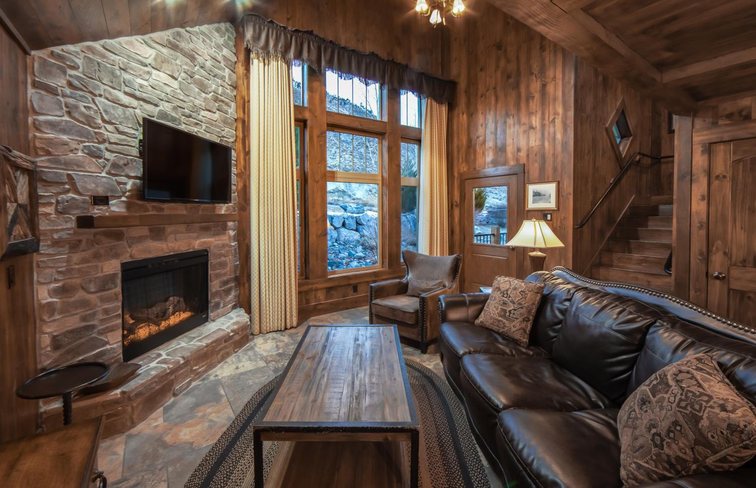 Two-Bedroom Cottage photo 2