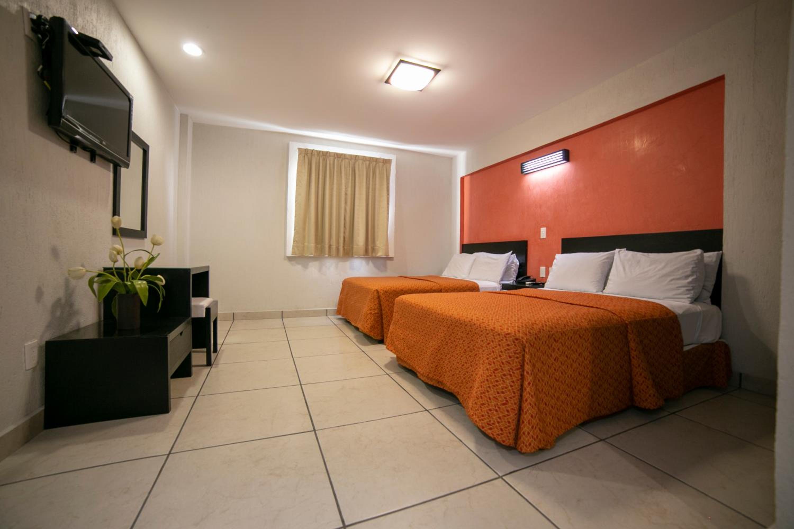 Standard Suite - Photo 1