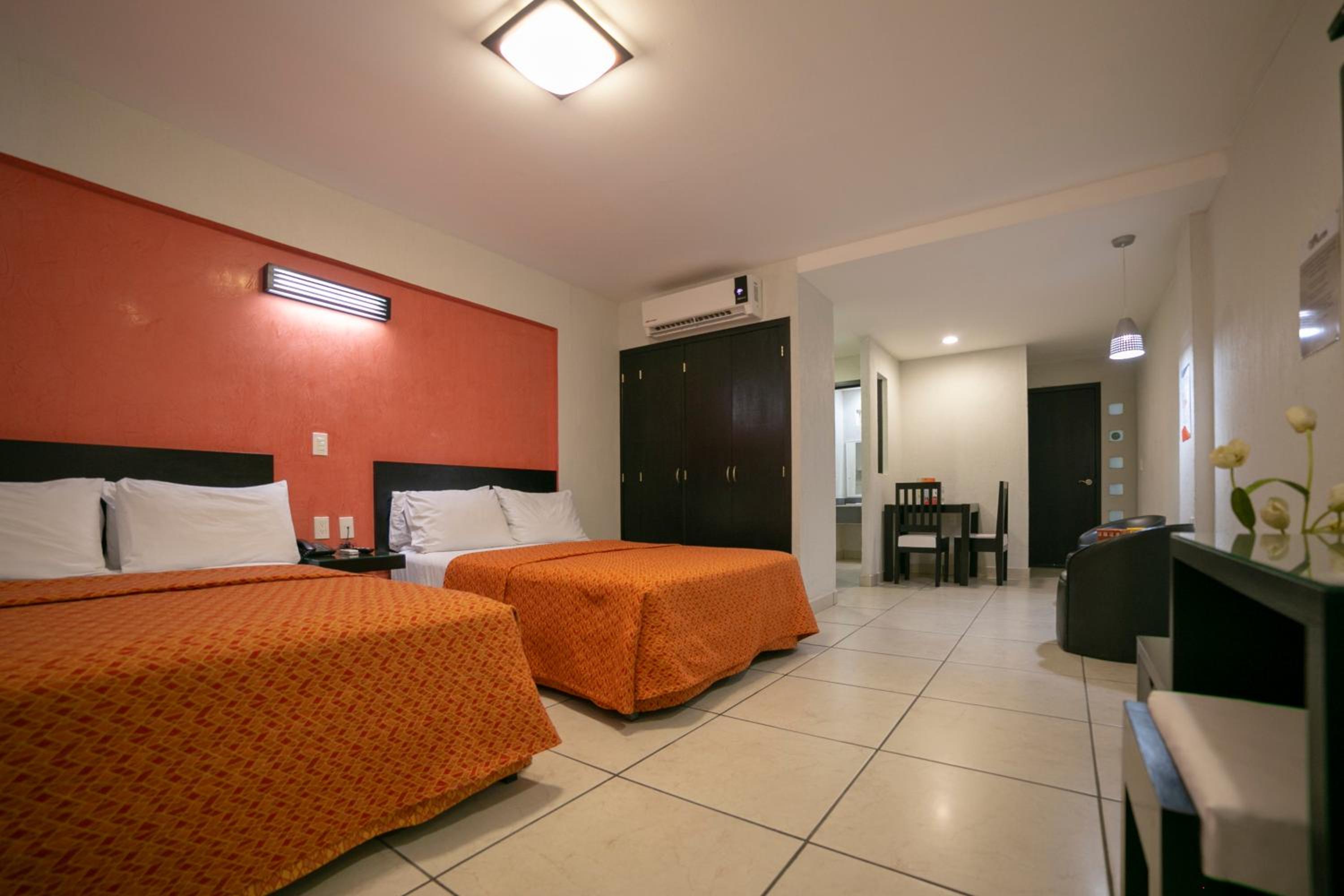 Standard Suite - Photo 4