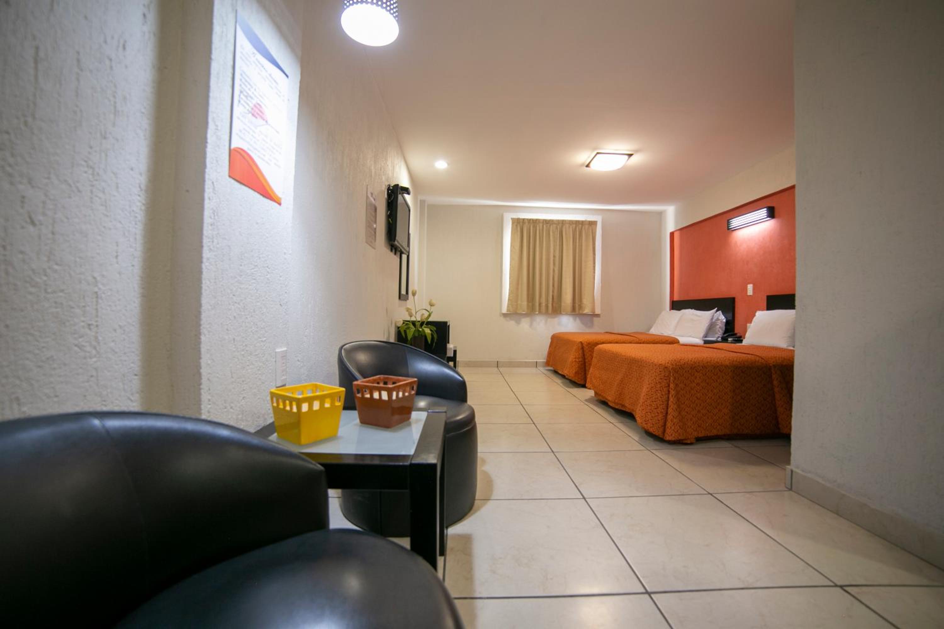 Standard Suite - Photo 2