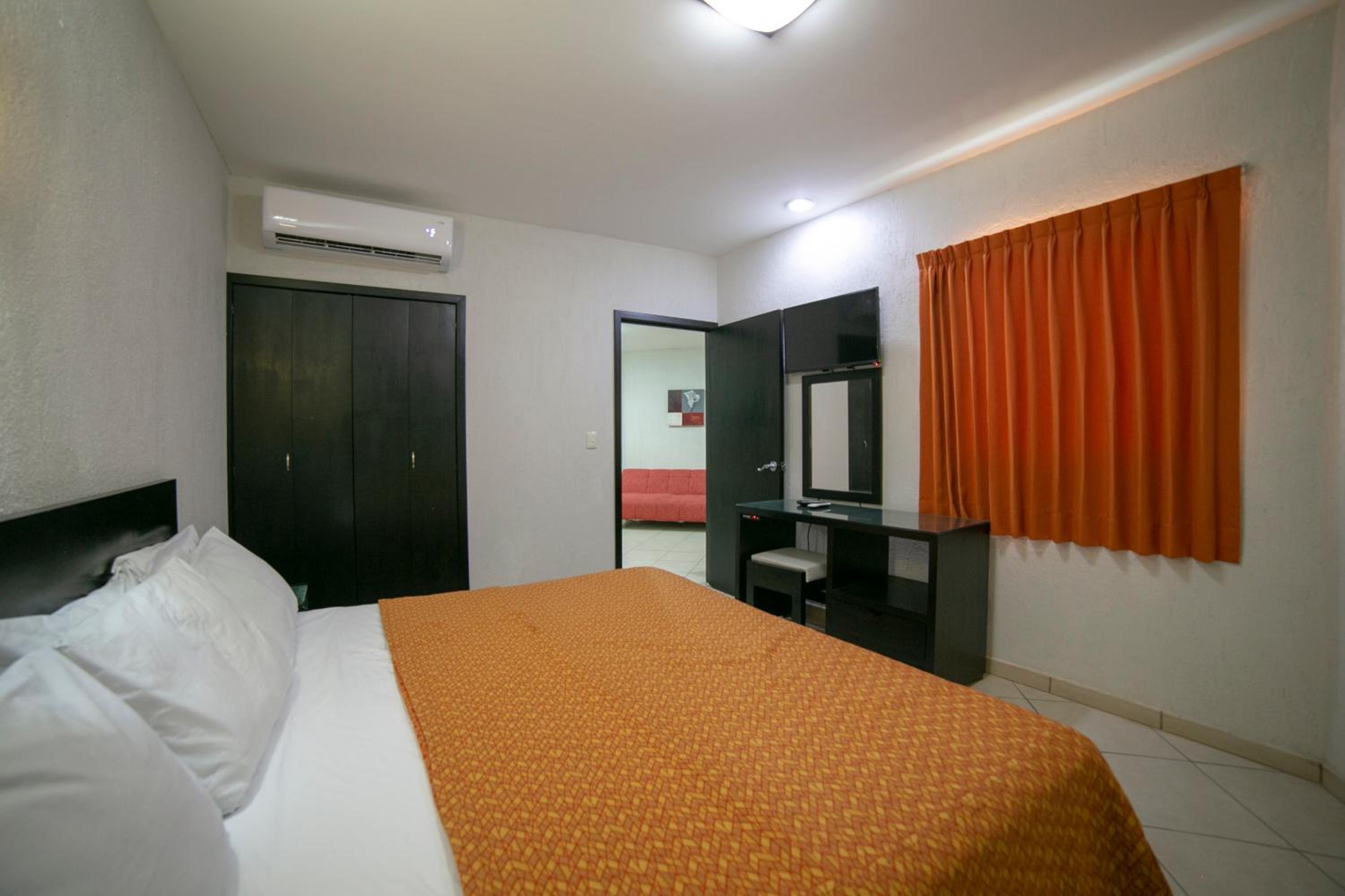 Junior Suite with King Size Bed - Photo 10