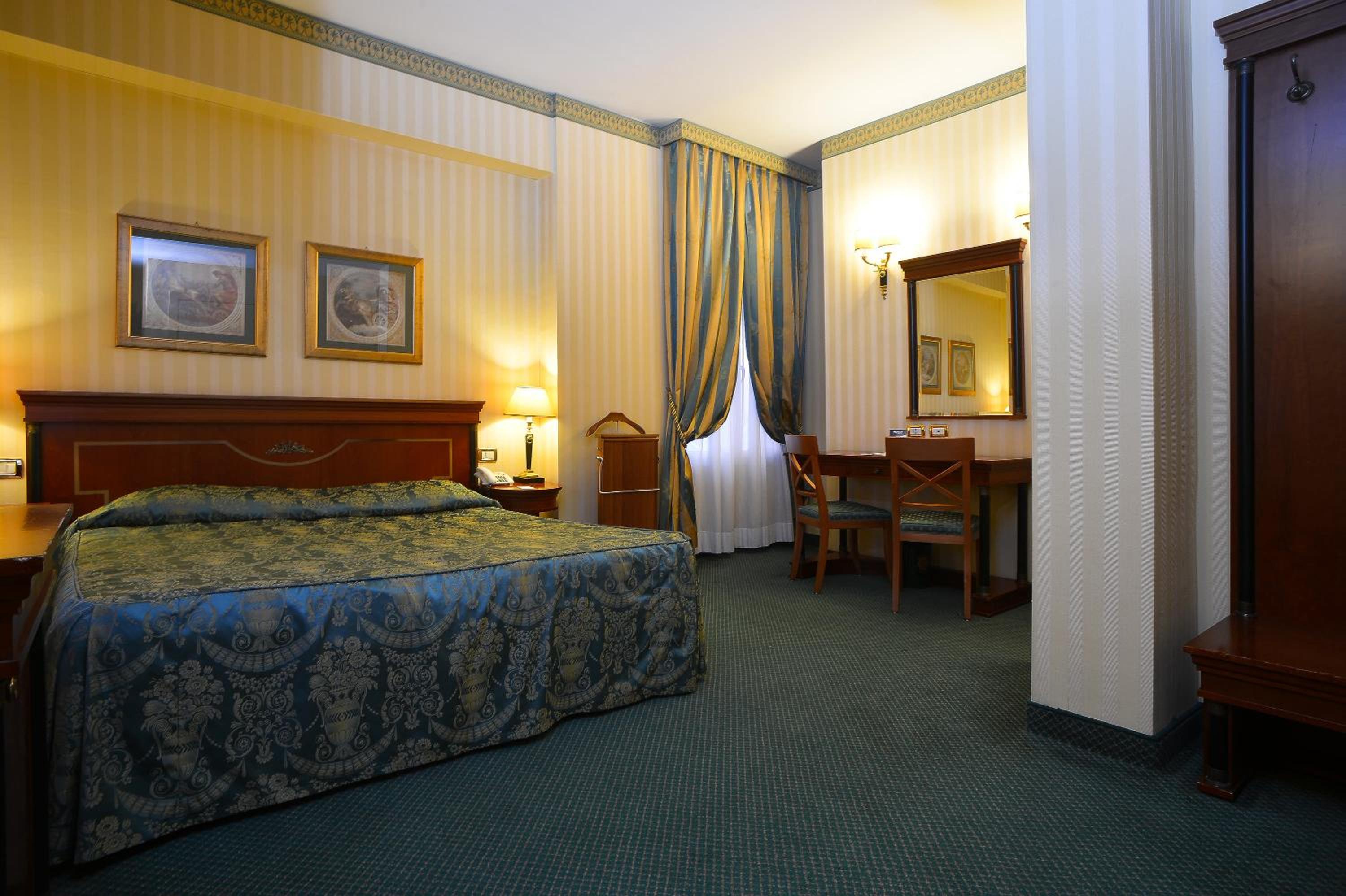 Double or Twin Room - Photo 2