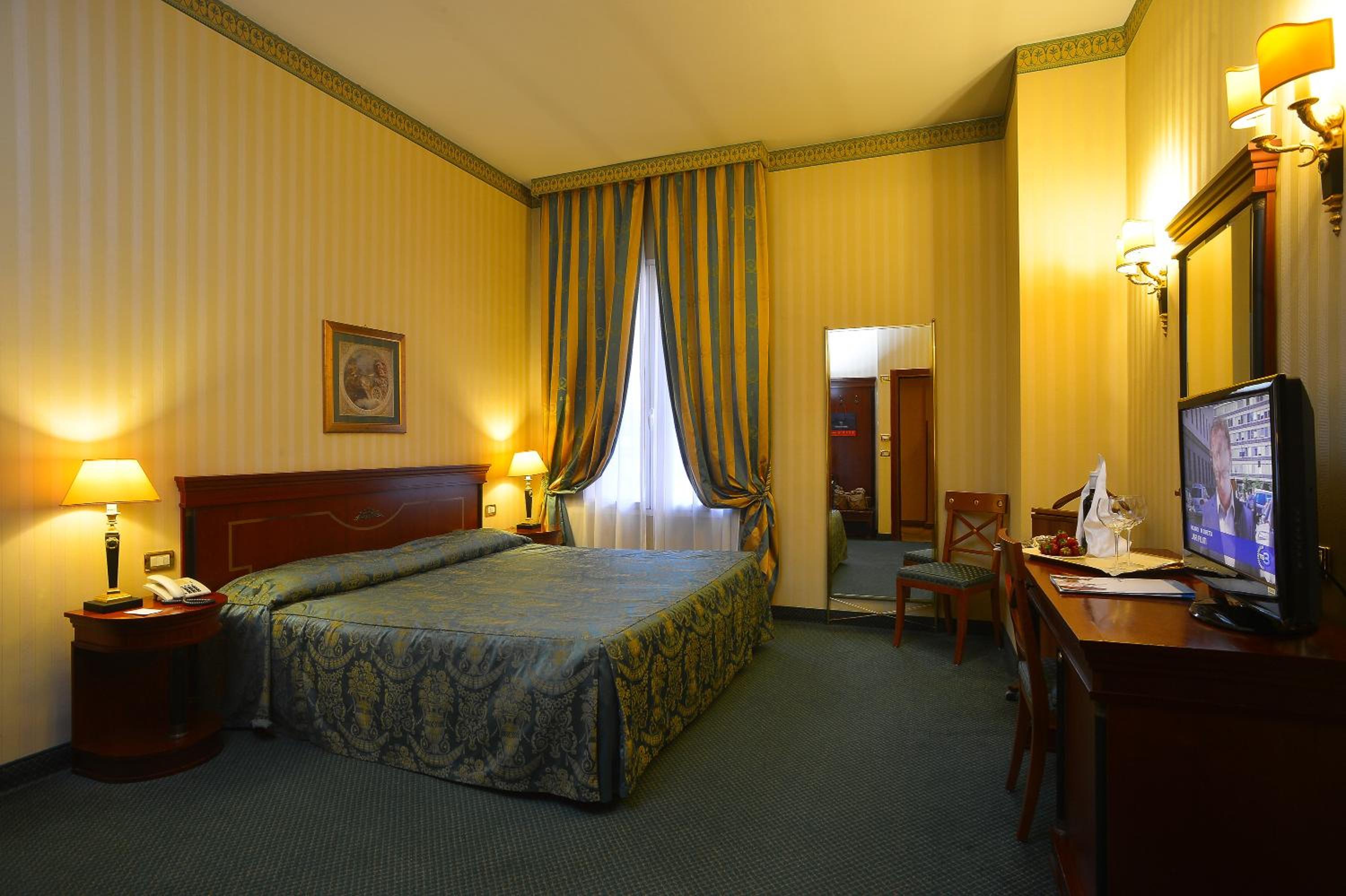Double or Twin Room - Photo 3
