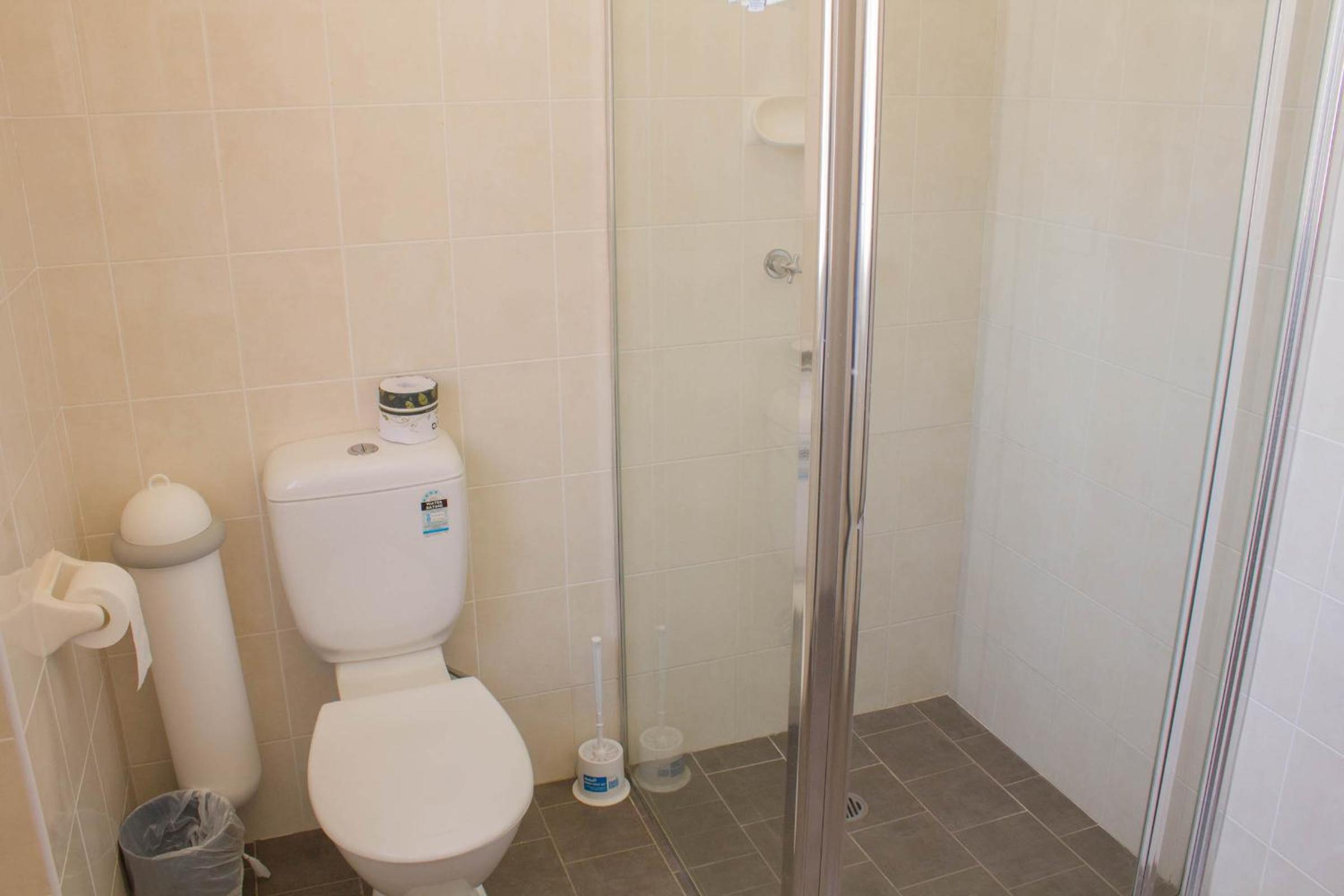 Twin Room with Shared Bathroom photo 3