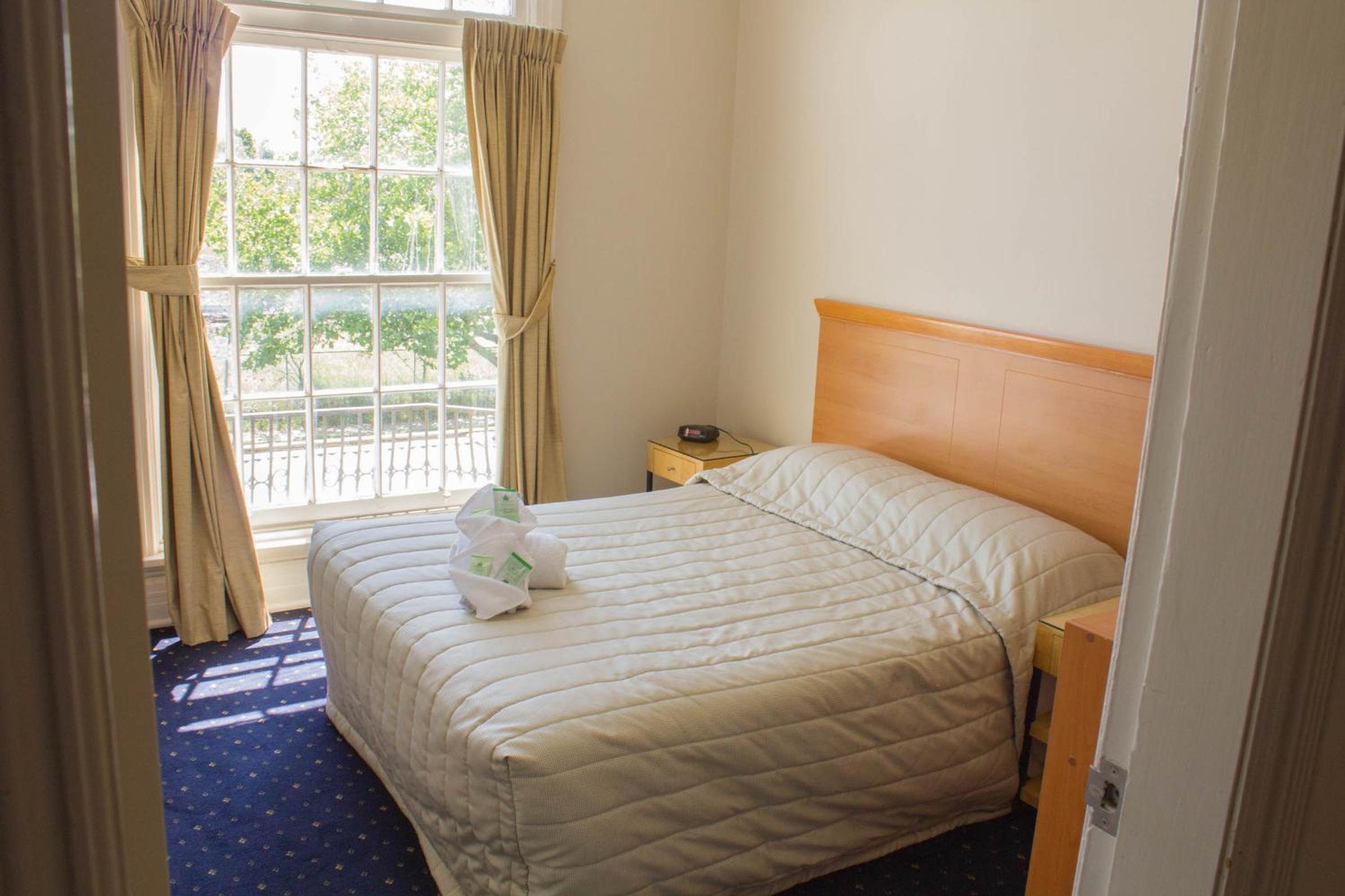 Double Room with Shared Bathroom photo 2