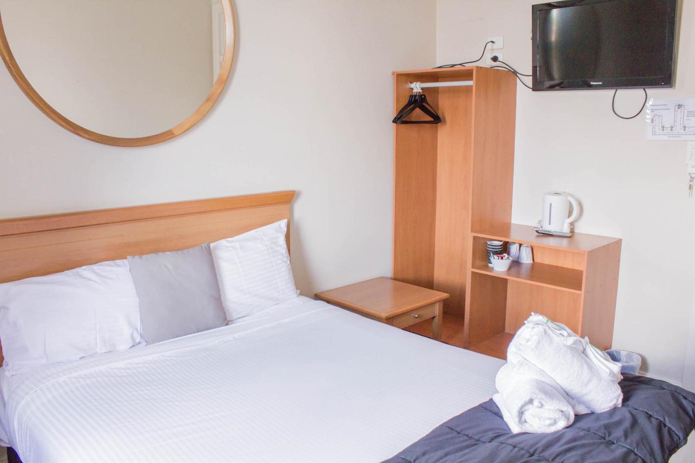 Double Room with Spa Bath photo 3