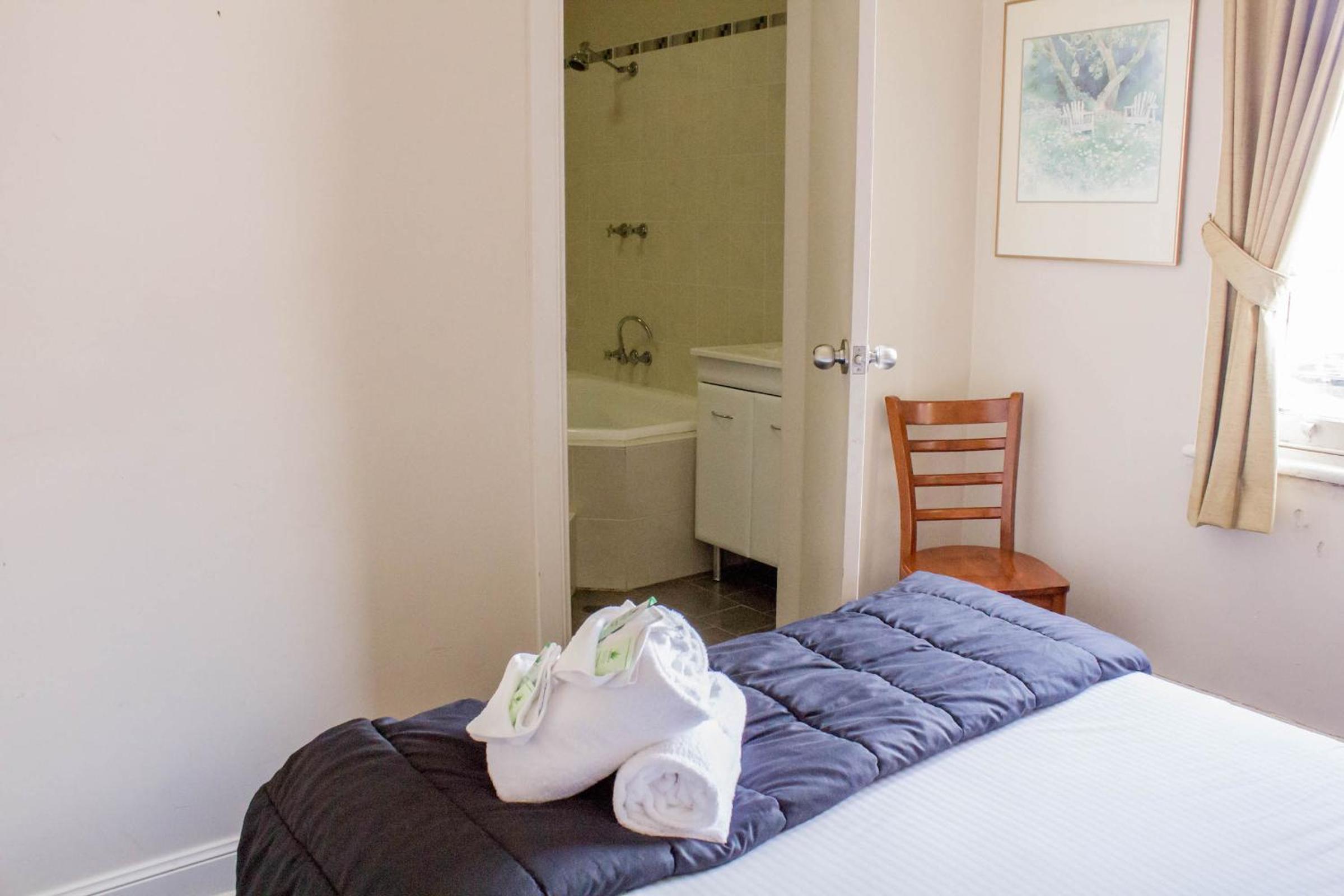Double Room with Spa Bath photo 2