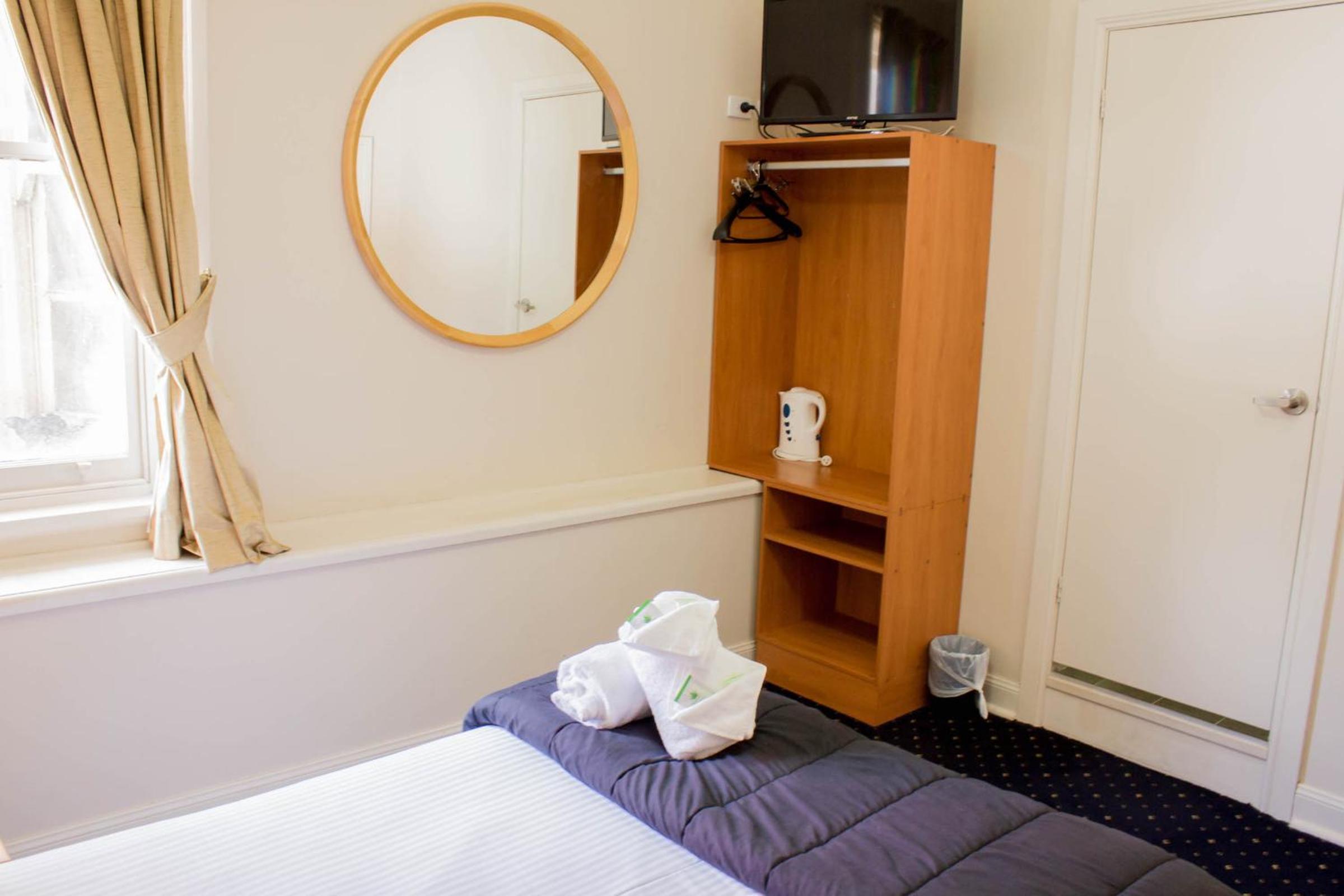 Double Room with Private Bathroom photo 2