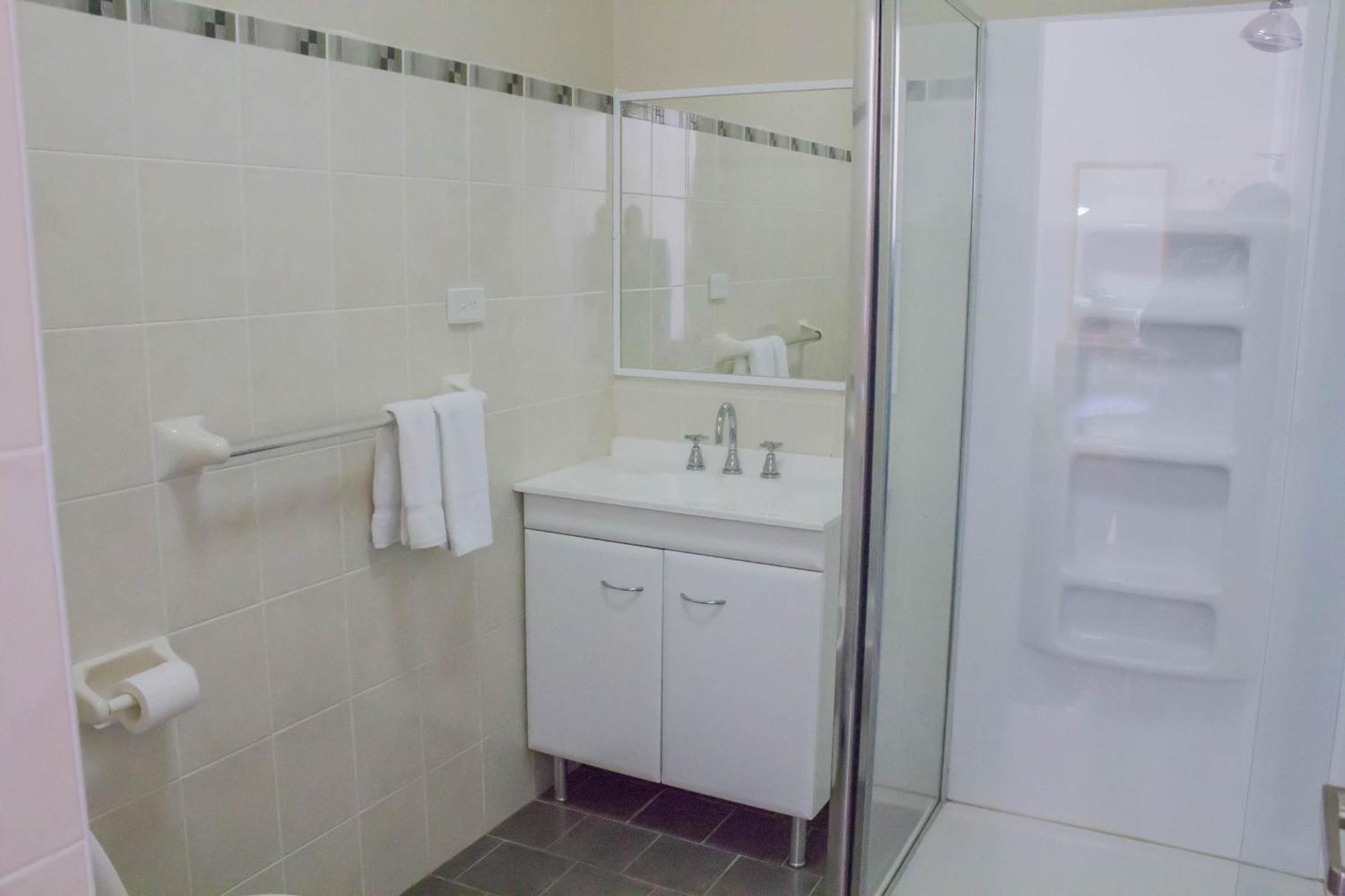 Family Room with Private Bathroom photo 3