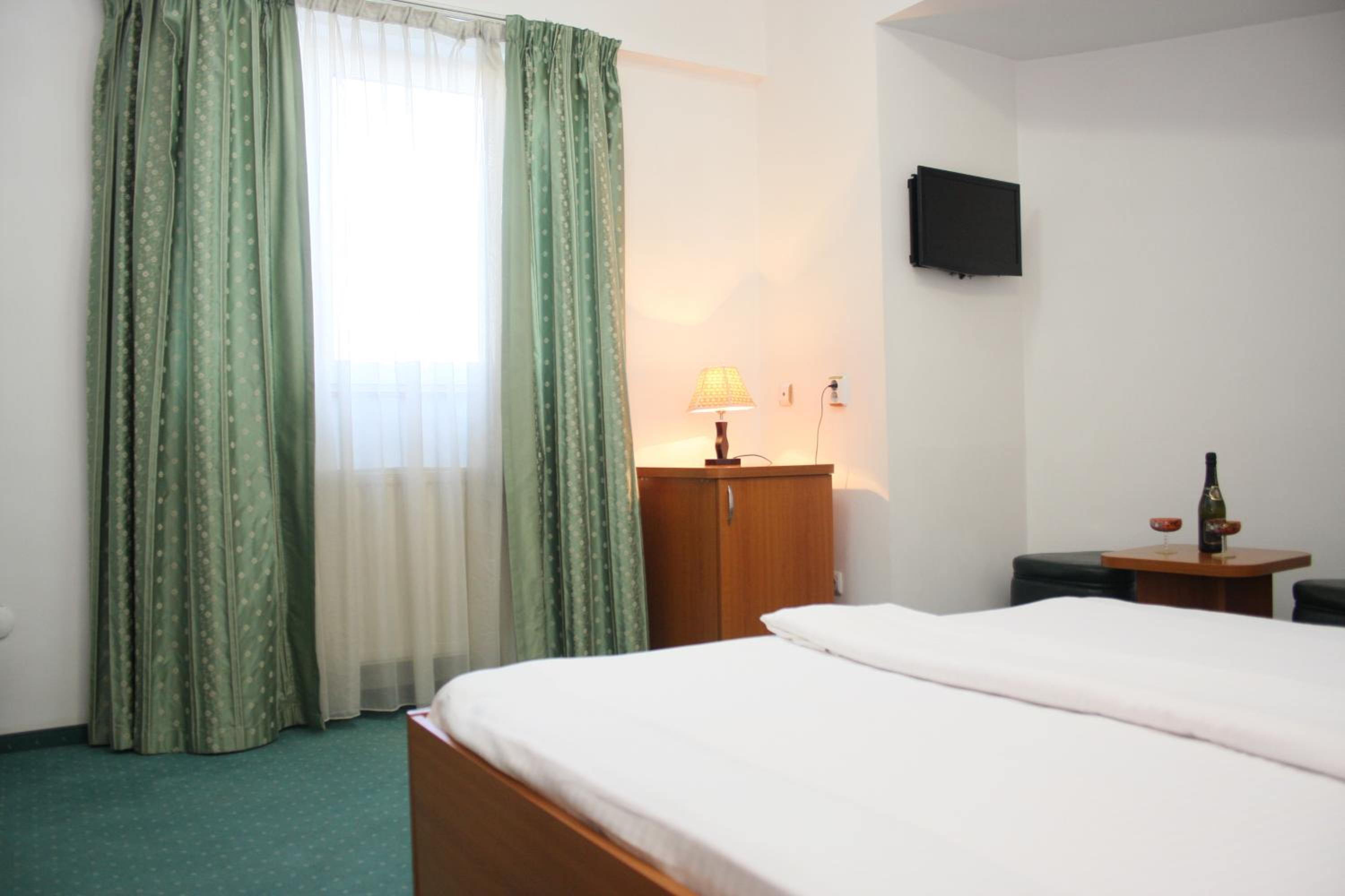 Triple Room - Photo 3