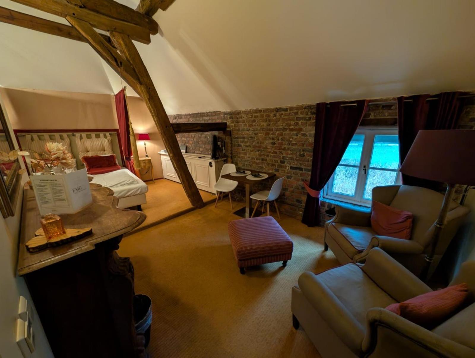 Deluxe King Suite