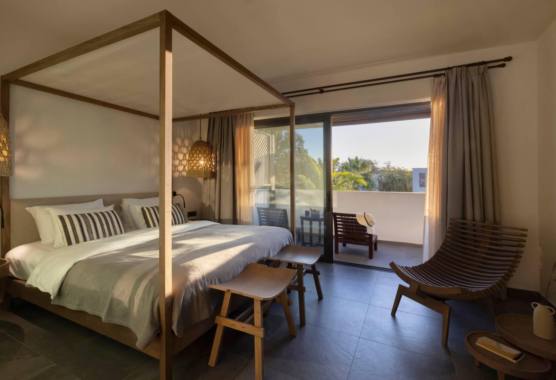 King Tropical Zen Bungalow Suite