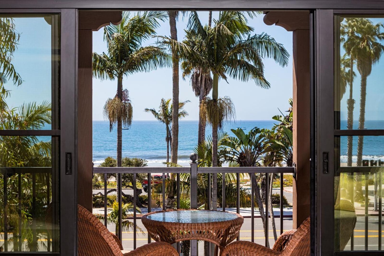 King Room with Ocean View - Photo 4
