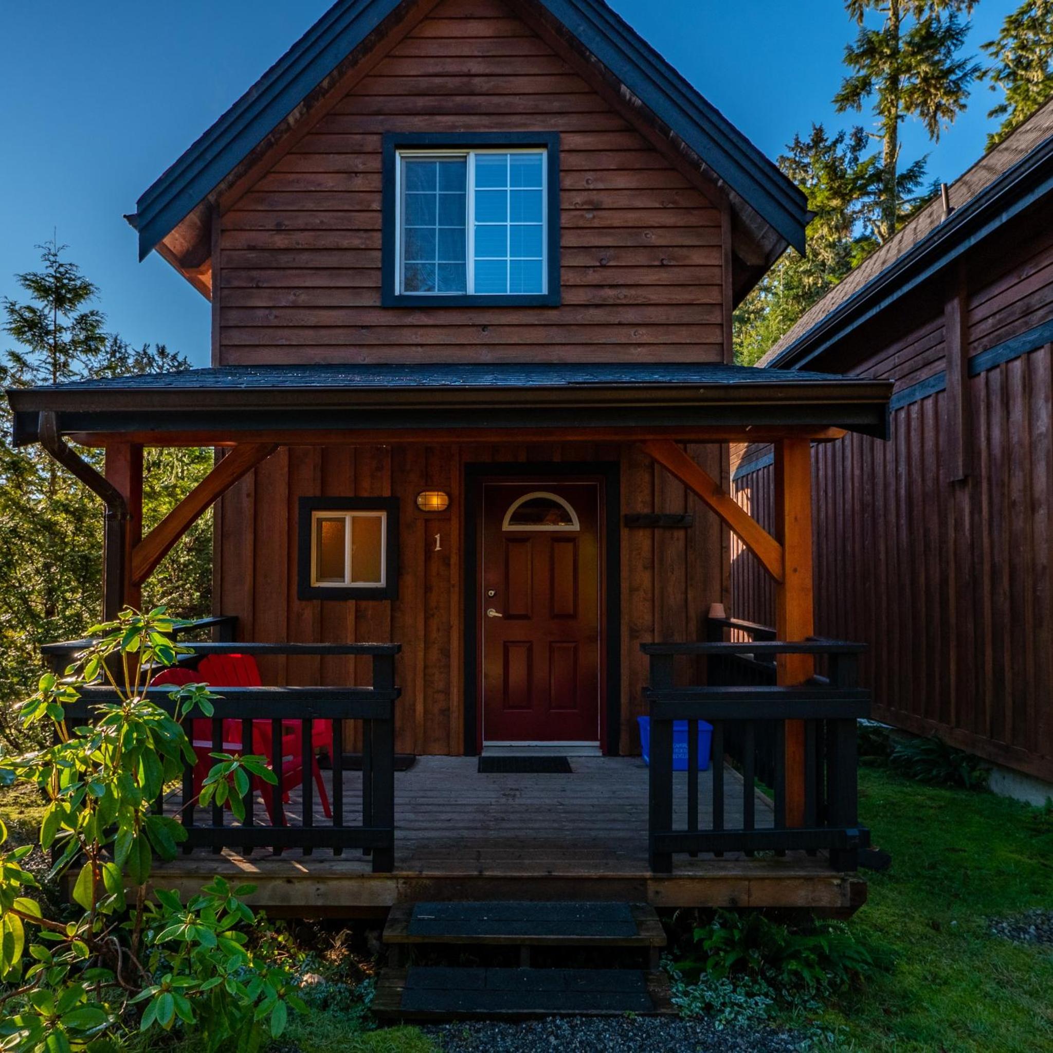 Two-Bedroom Cottage-Port Side photo 2