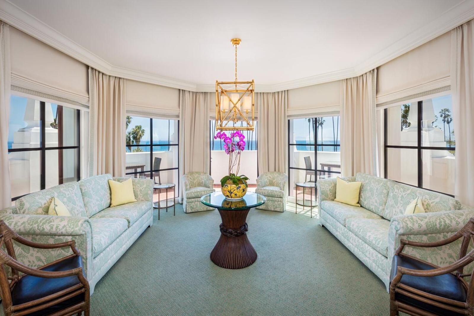 Penthouse King Suite - Photo 5