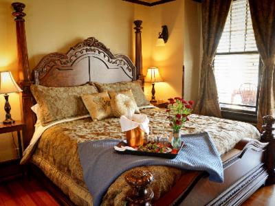 King Suite - Photo 2