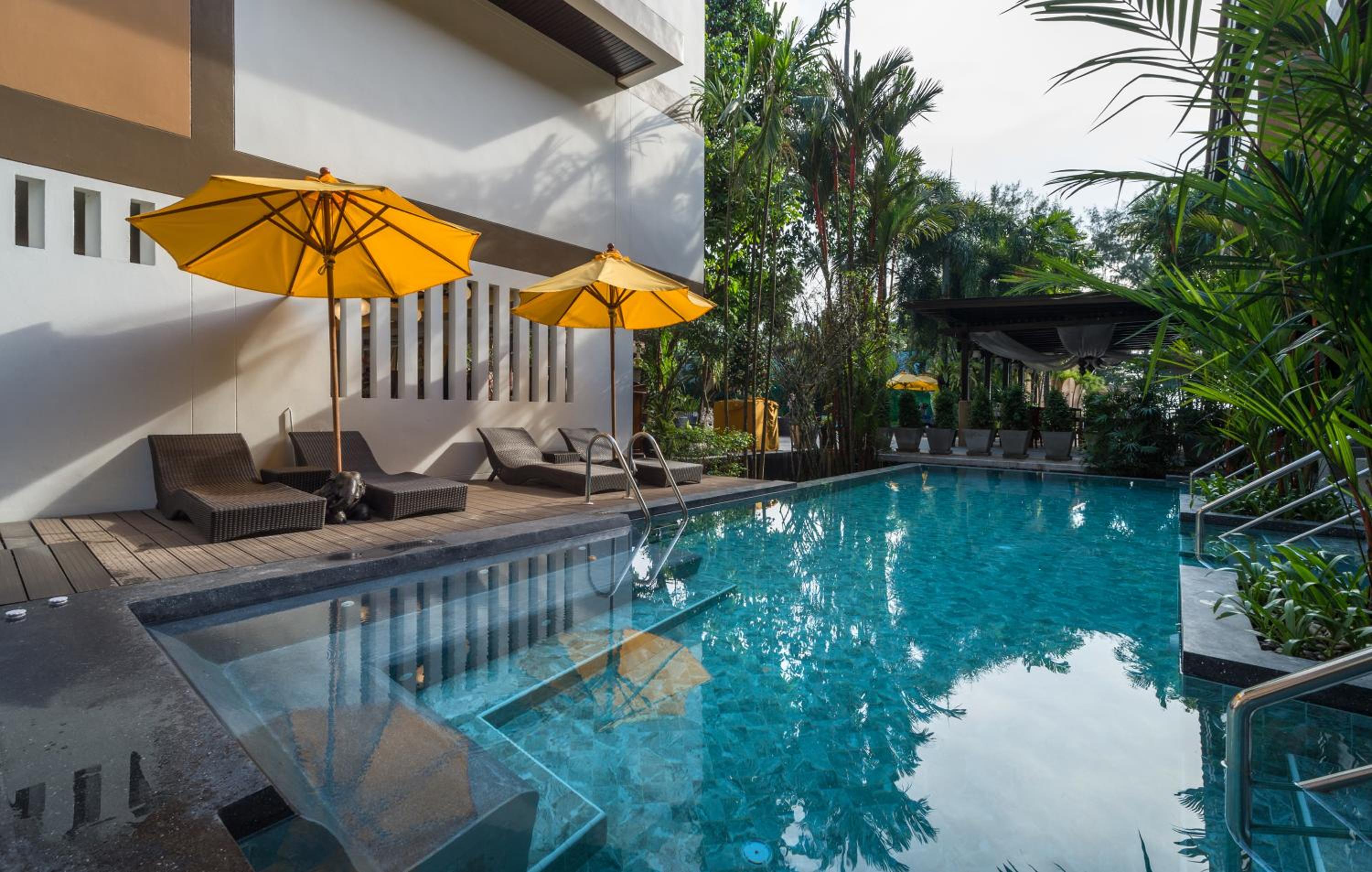 Deluxe Double Room with Pool Access - Photo 3