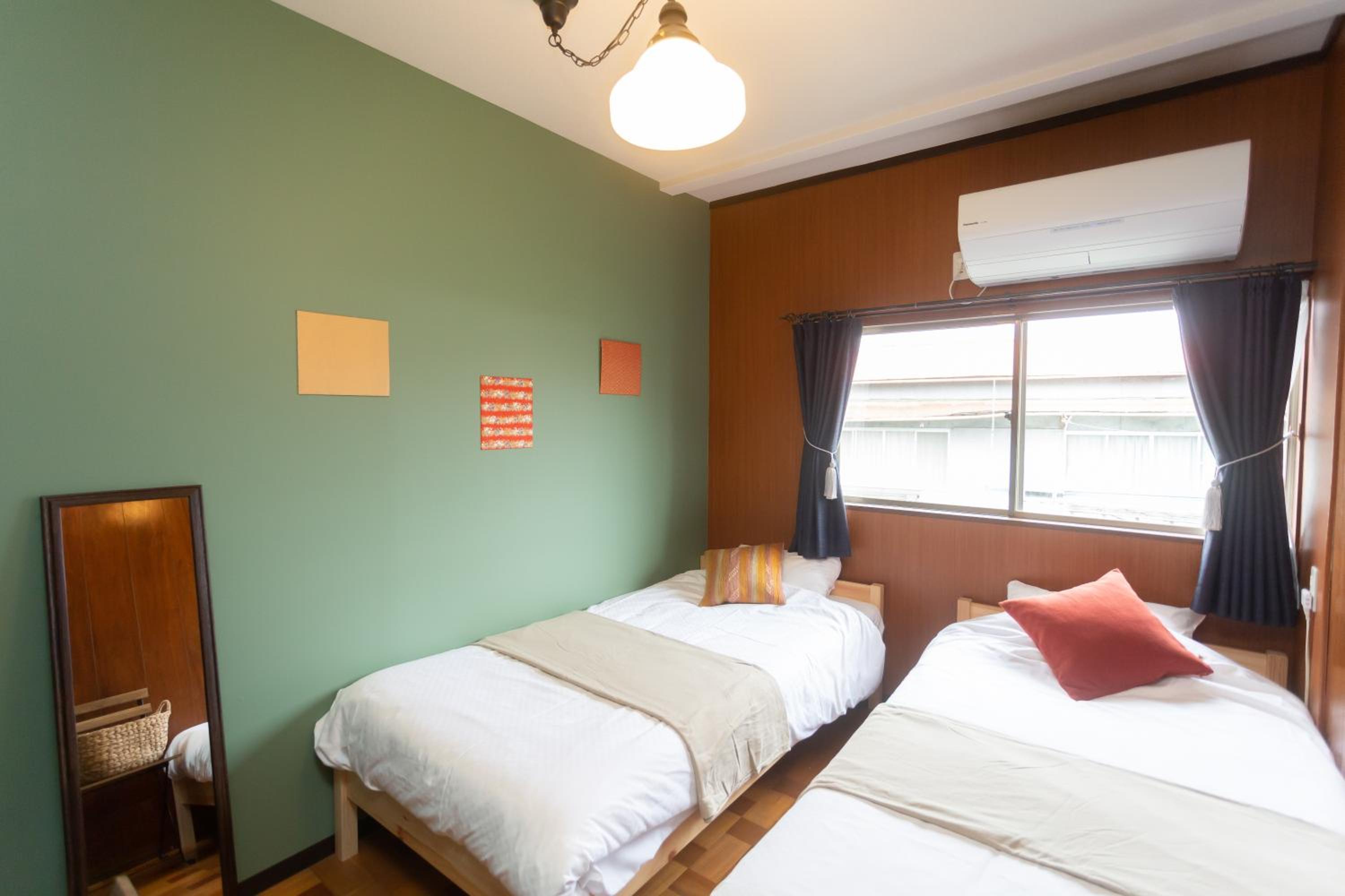 Economy Twin Room - Photo 1