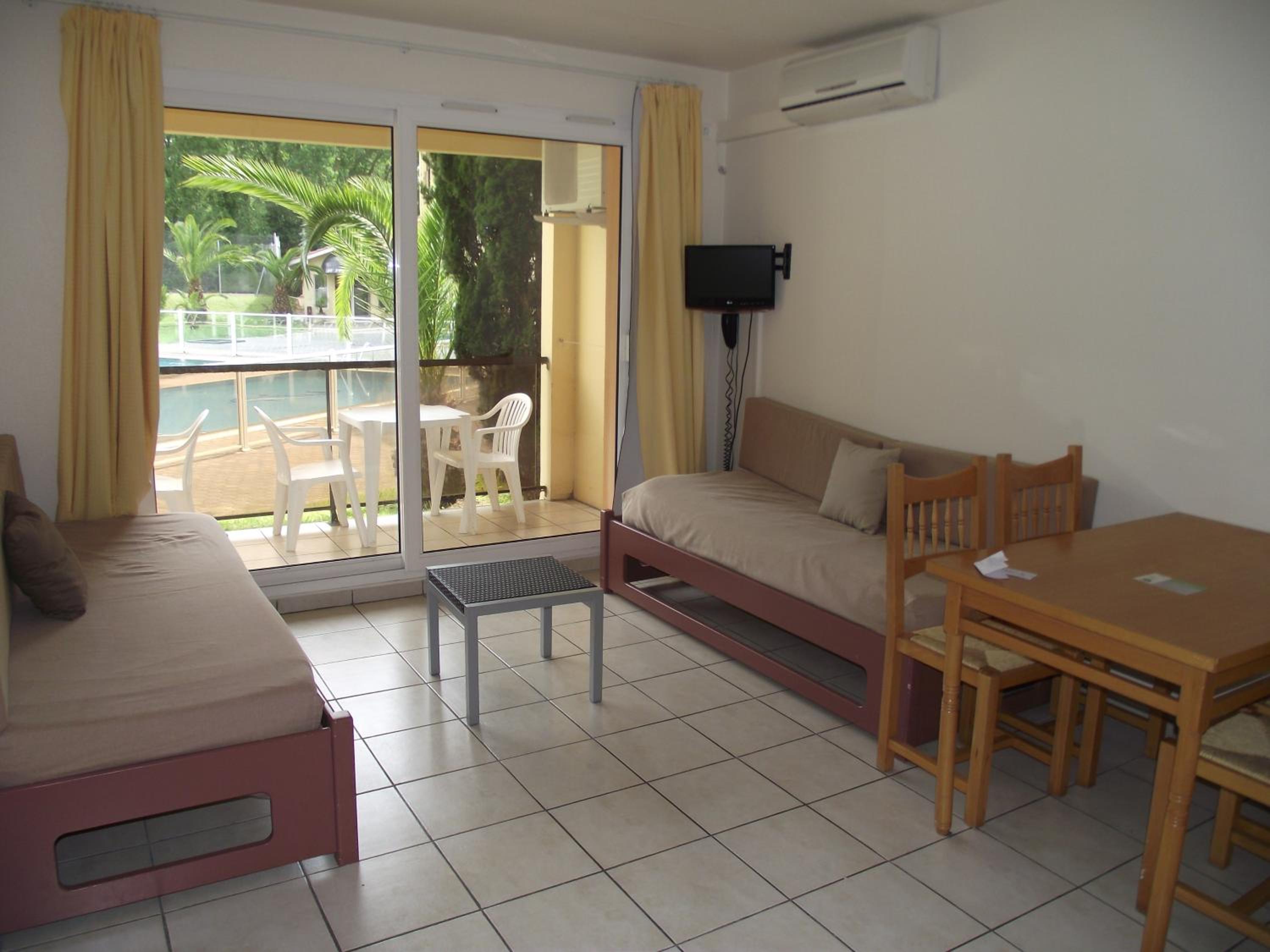 One-Bedroom Apartment - without Kitchen - Photo 1