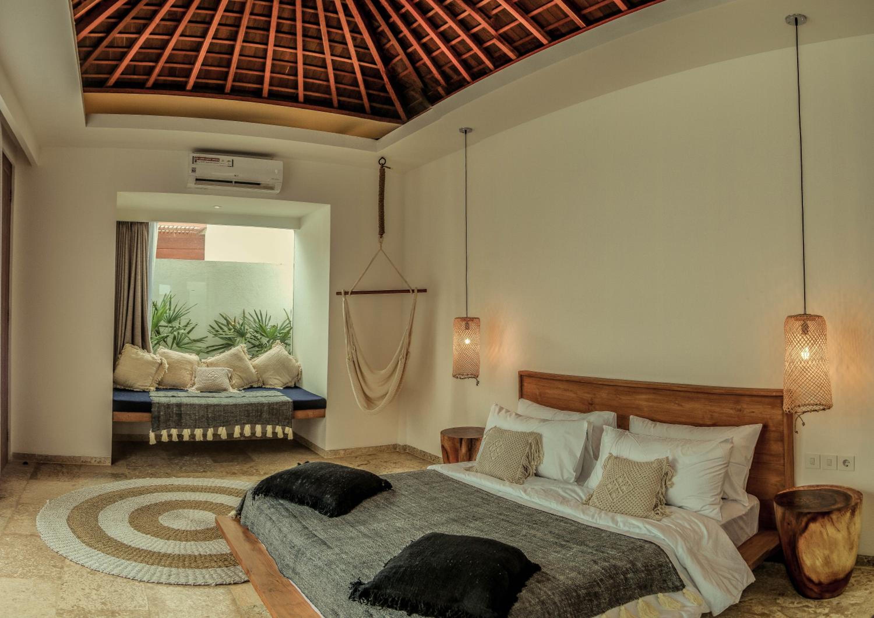 One Bedroom Pool Villa with Sofa Bed - Photo 4