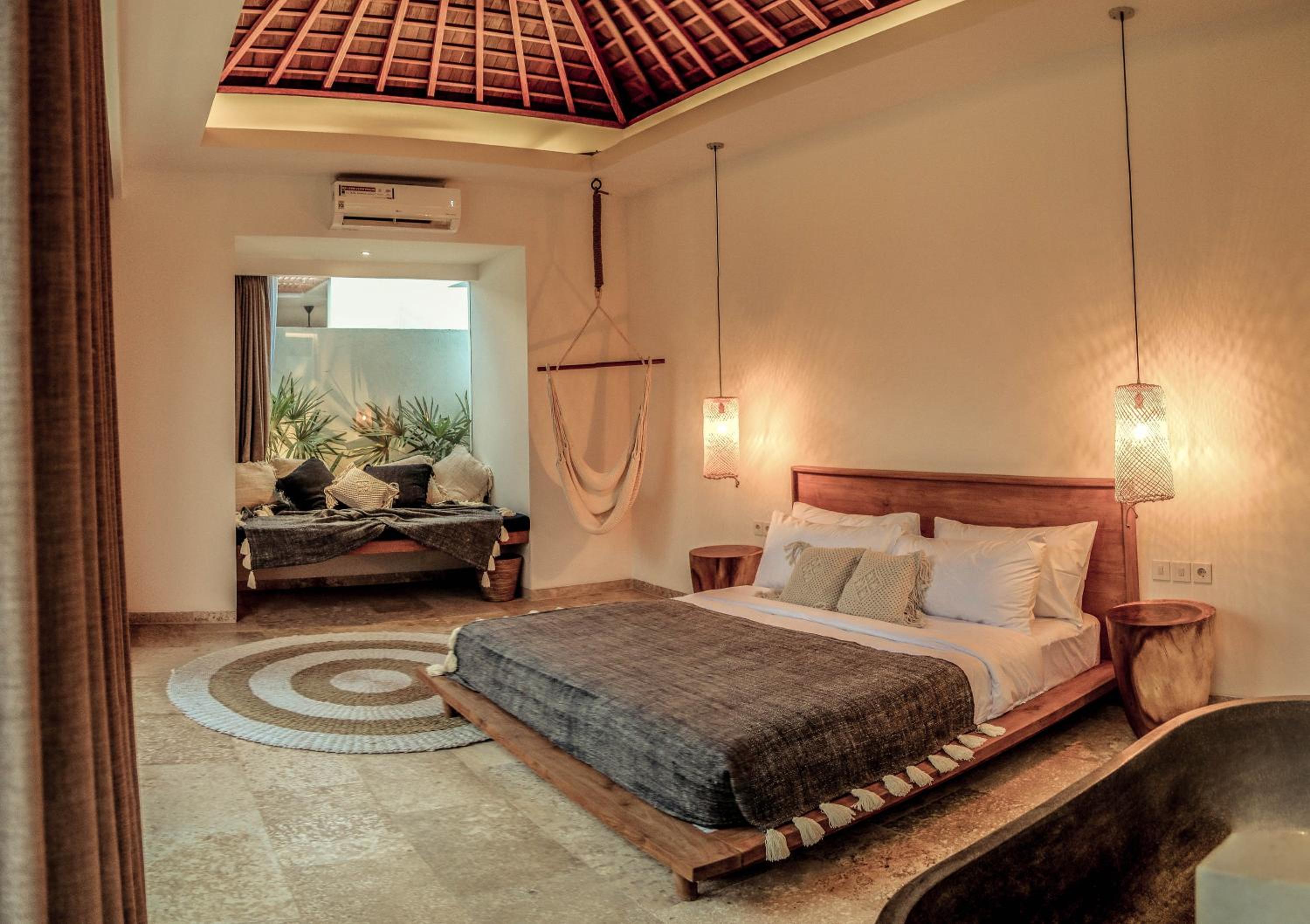 One Bedroom Pool Villa with Sofa Bed - Photo 3