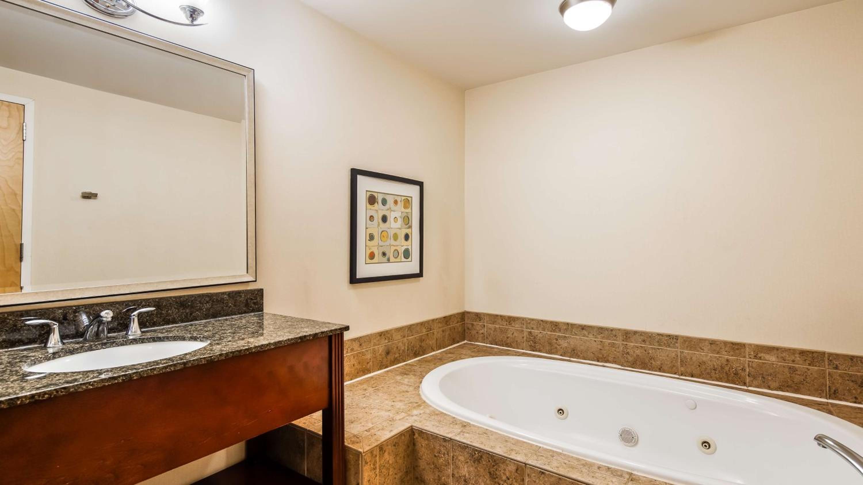 King Room with Whirlpool